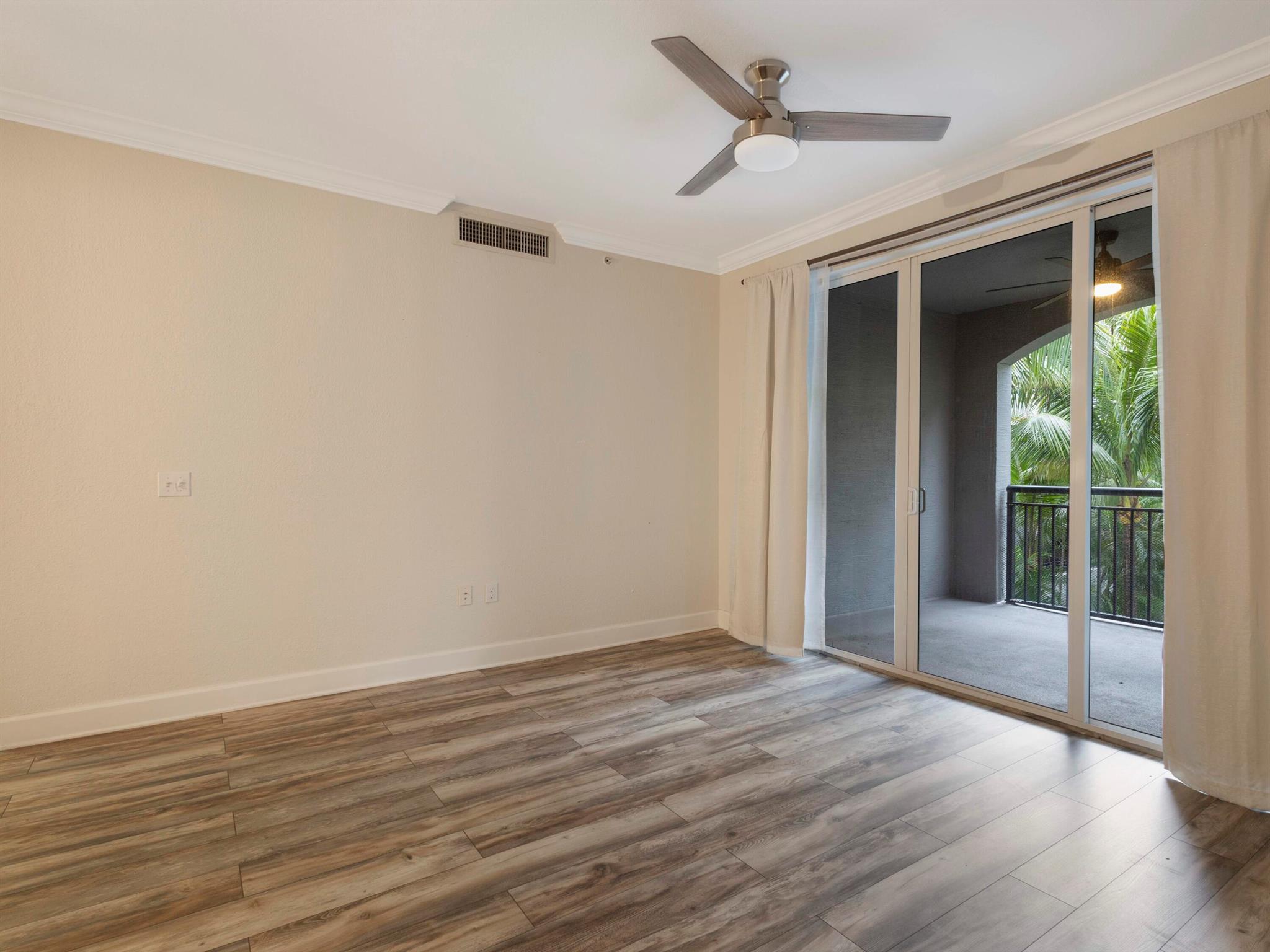 VIZCAYA LAKES CONDO - Residential
