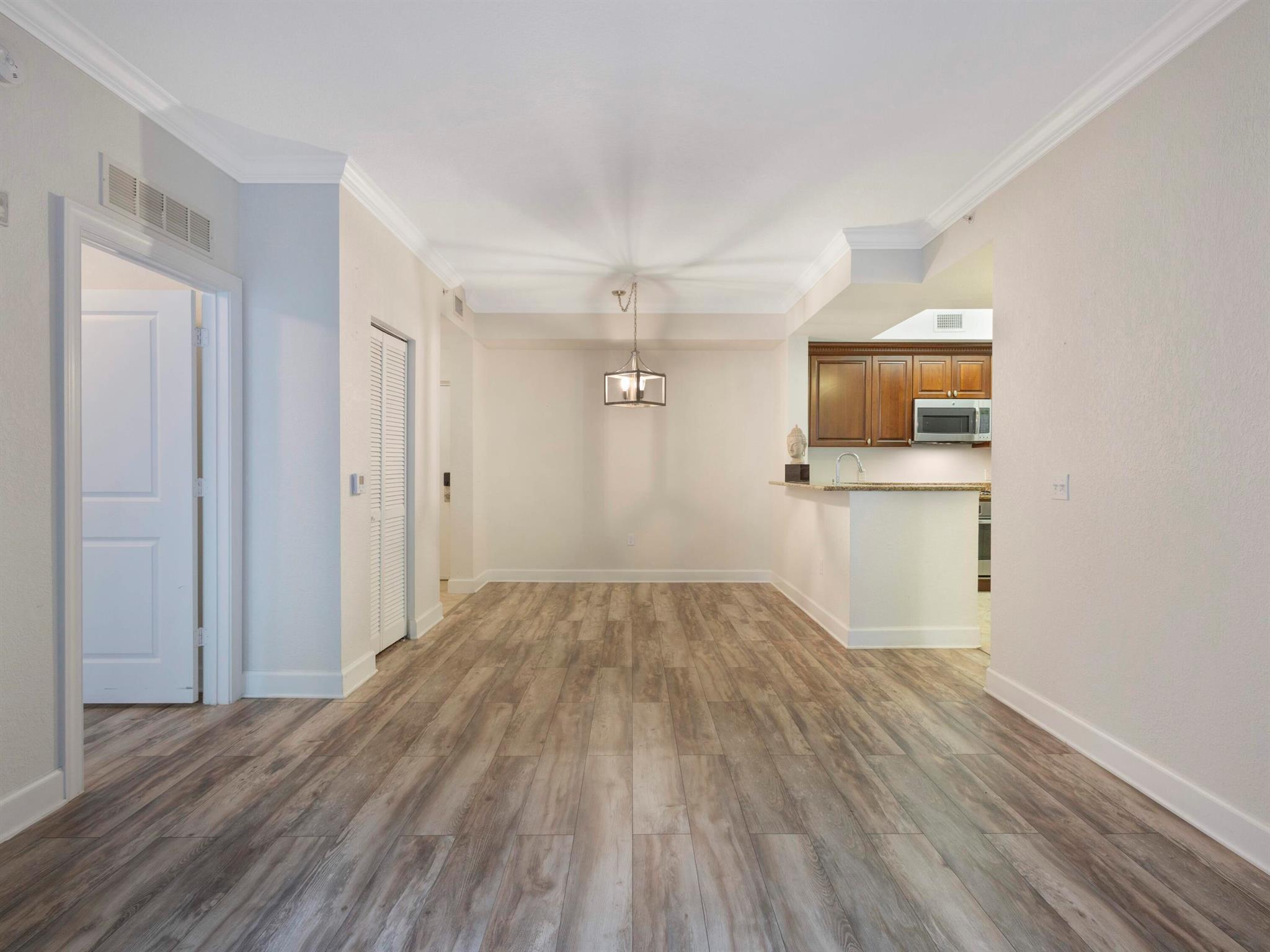 VIZCAYA LAKES CONDO - Residential