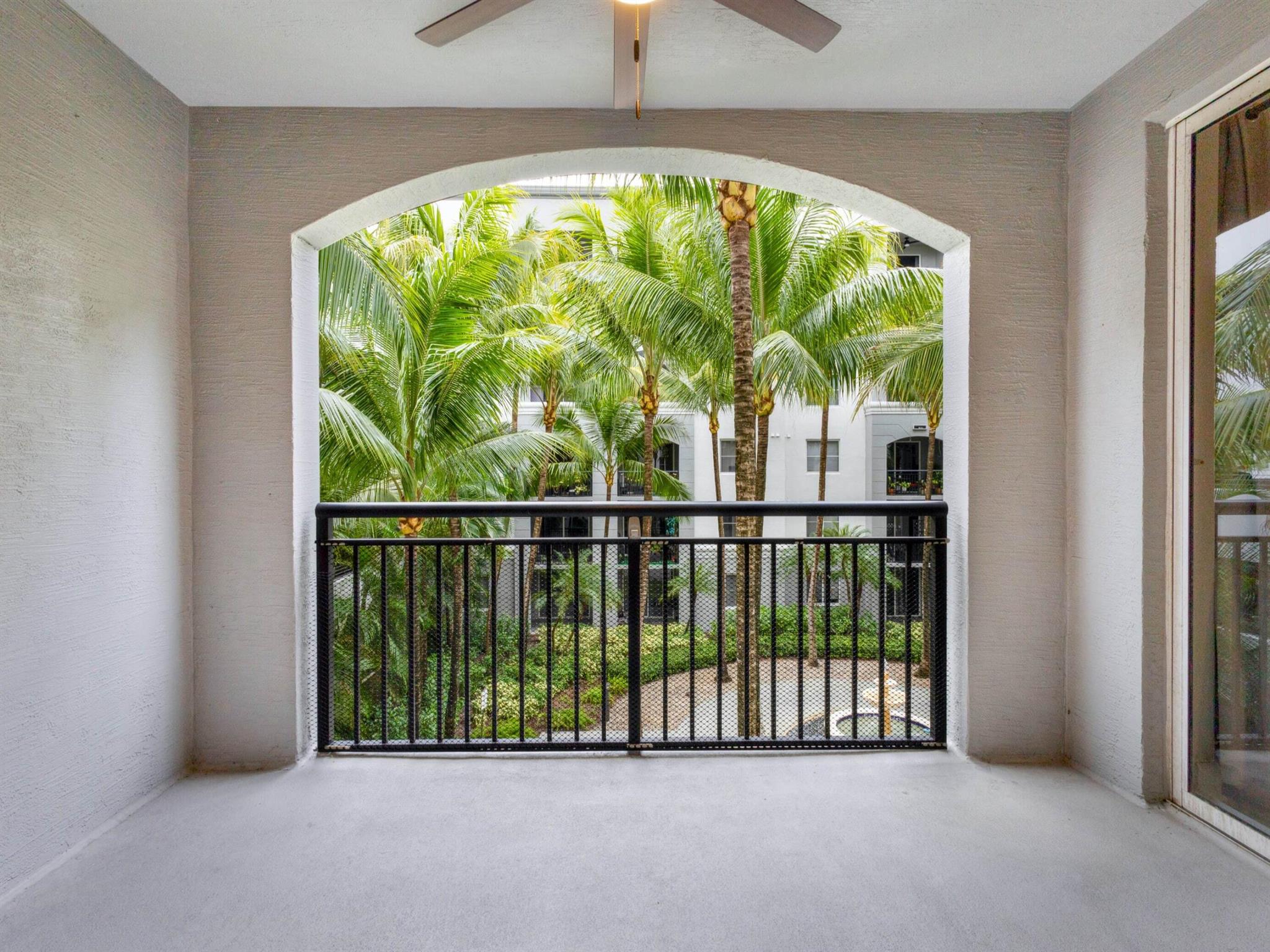 VIZCAYA LAKES CONDO - Residential