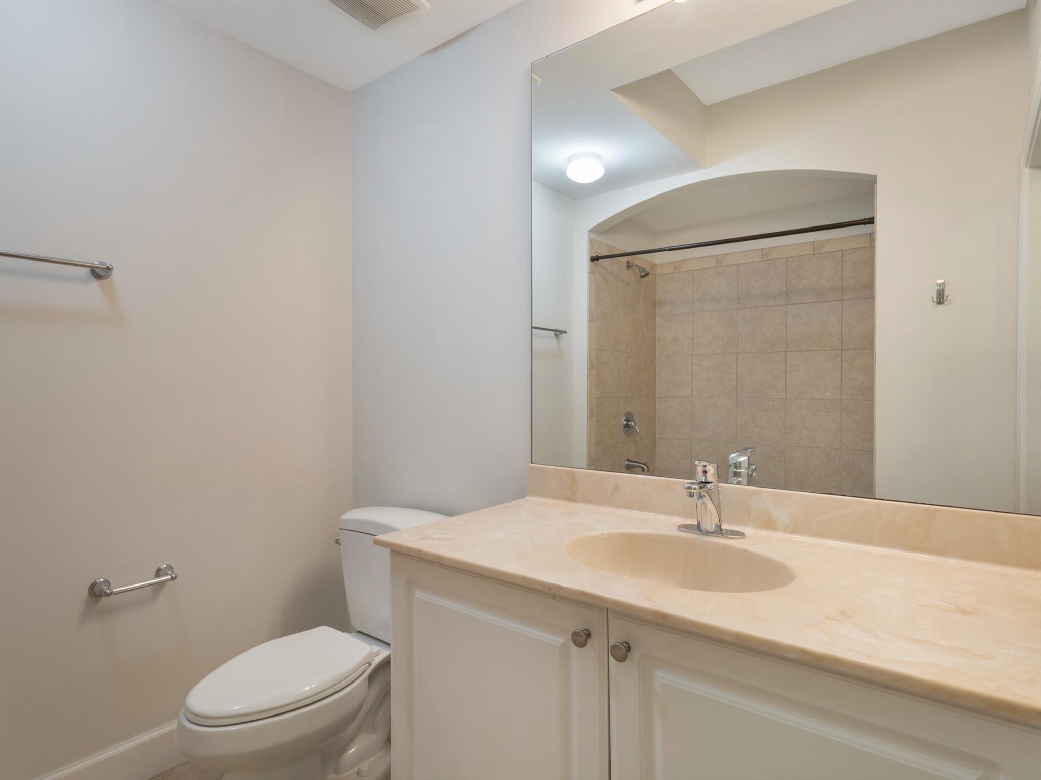 VIZCAYA LAKES CONDO - Residential