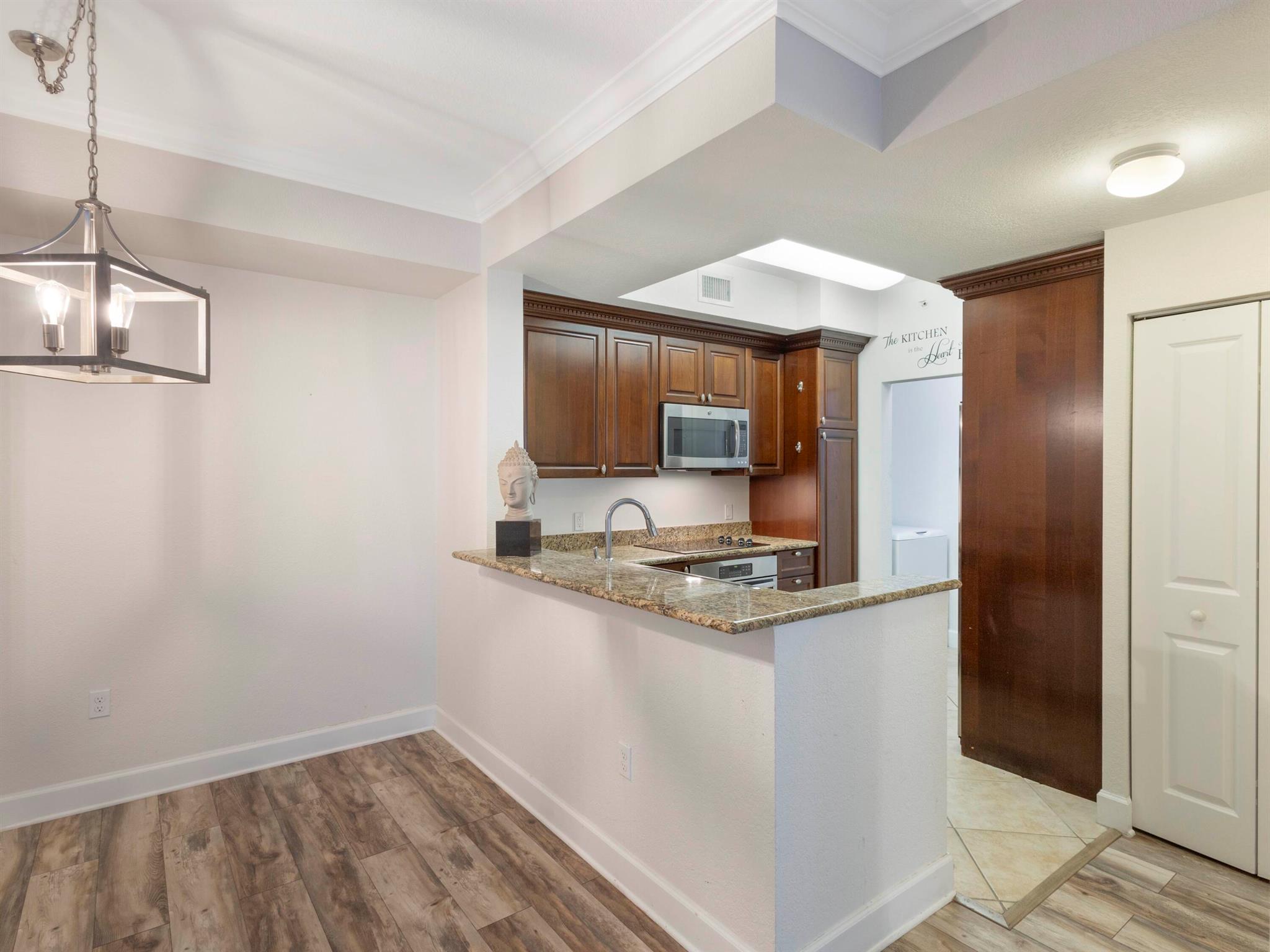 VIZCAYA LAKES CONDO - Residential