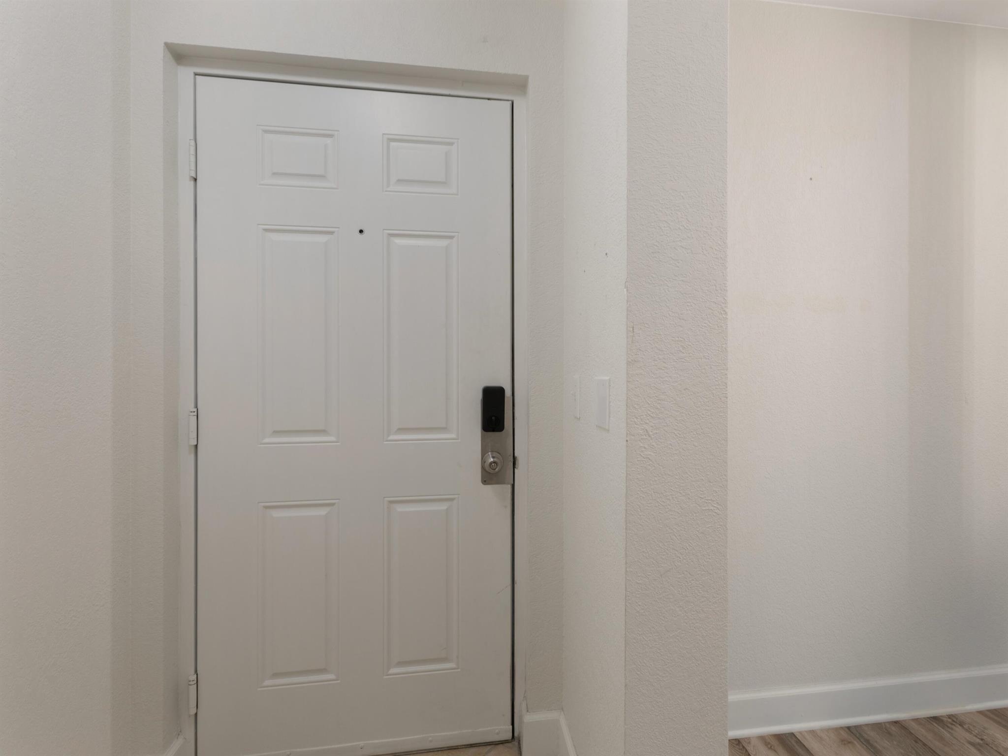 VIZCAYA LAKES CONDO - Residential