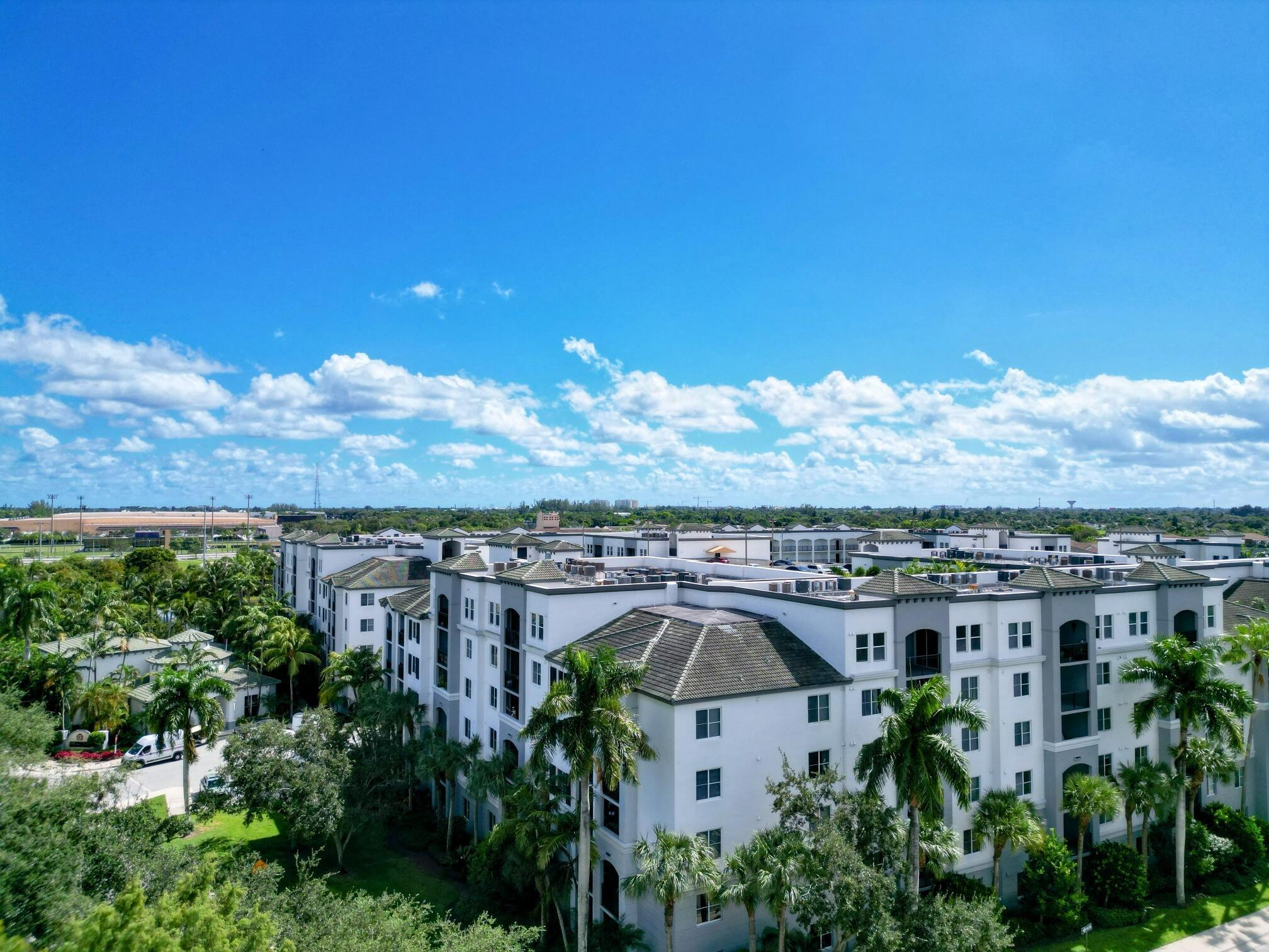 VIZCAYA LAKES CONDO - Residential