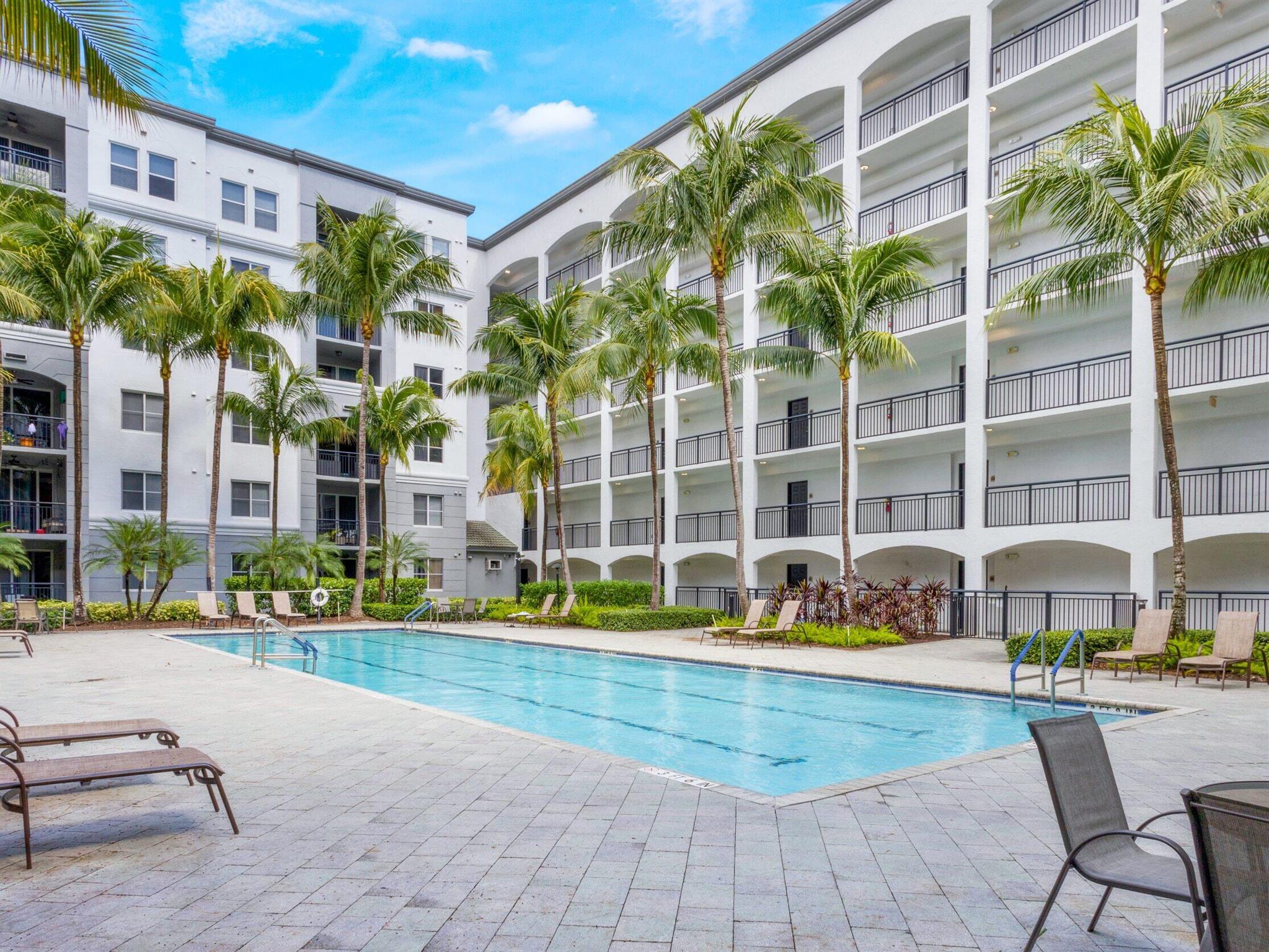 VIZCAYA LAKES CONDO - Residential