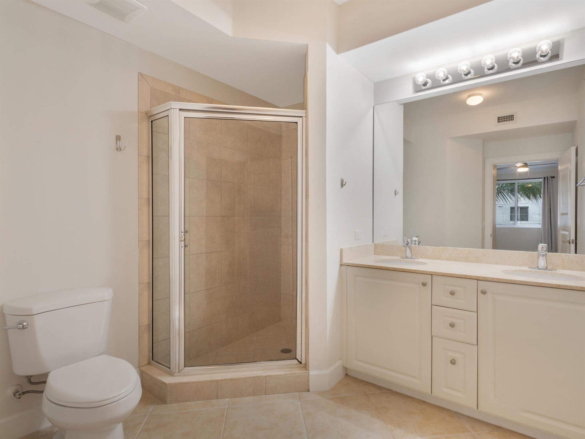 VIZCAYA LAKES CONDO - Residential