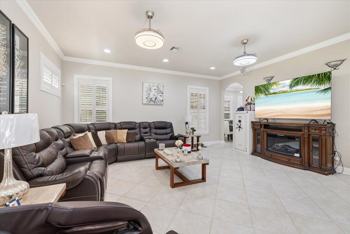 WINDING CREEK - Residential