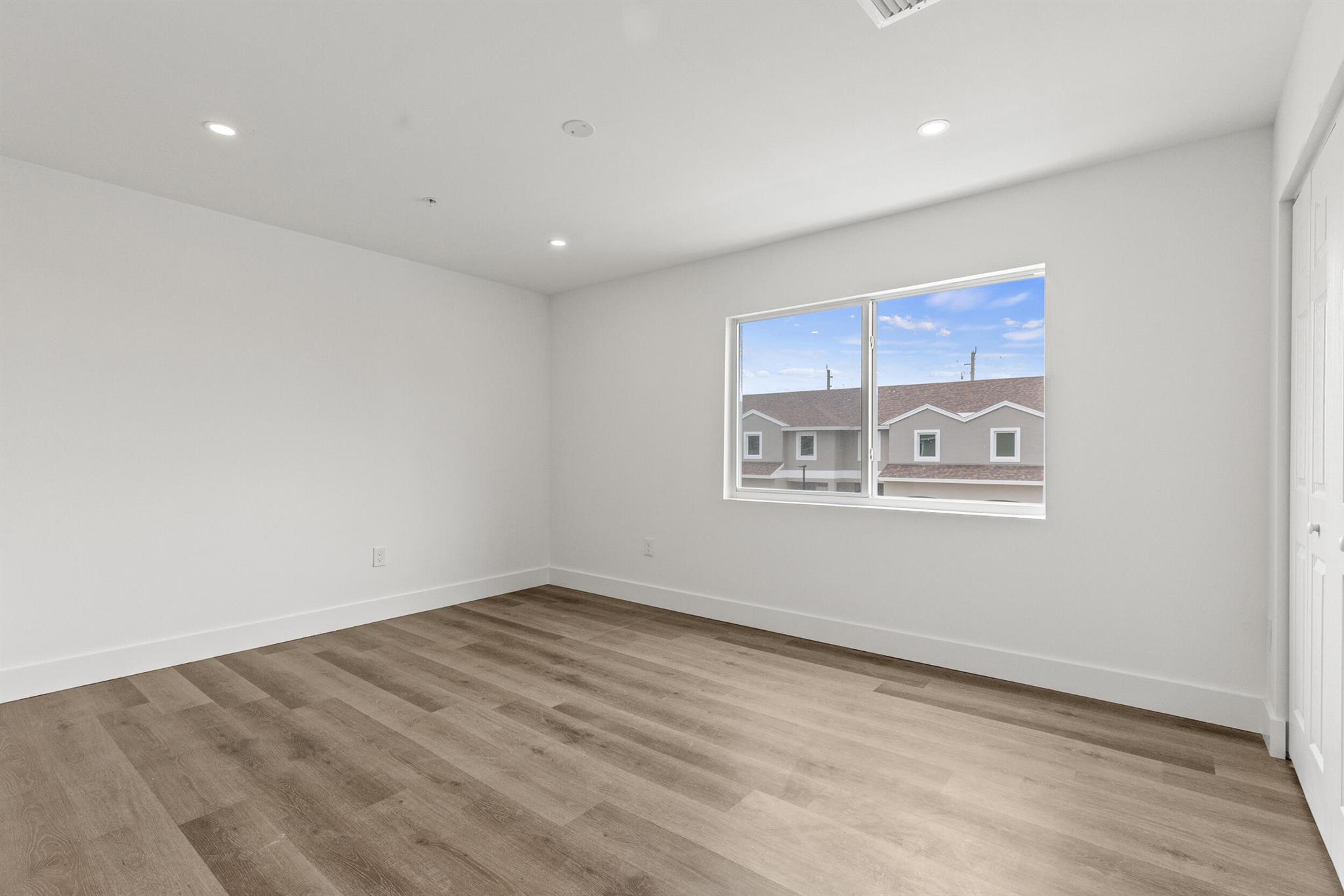 PORT ST LUCIE SECTION 33 - Residential Lease