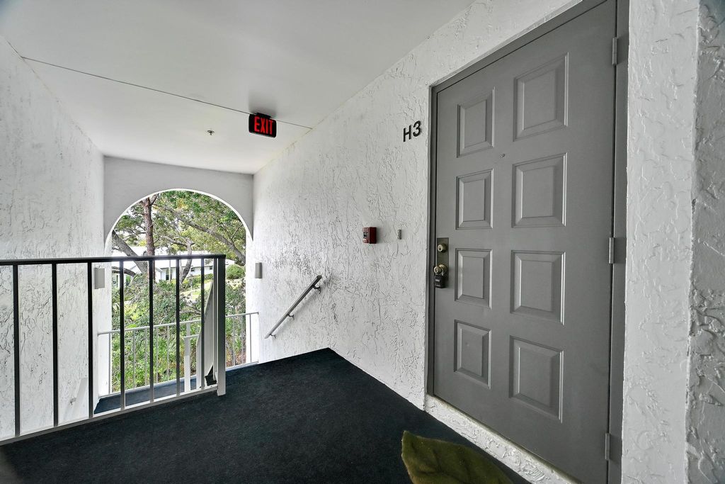 Photo of 2516 SE Anchorage Cove #H-3, Port Saint Lucie, FL 34952 (MLS # B26034630)