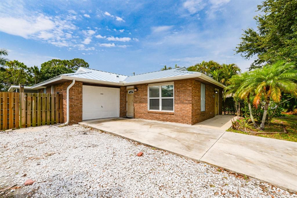 Photo of 2312 SE Bounty Avenue, Port St Lucie, FL 34952 (MLS # R10887302)