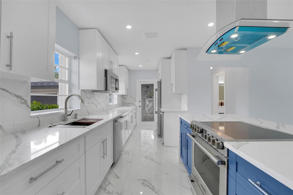 Photo of 1400 Seabreeze Boulevard, Fort Lauderdale, FL 33316 (MLS # F10467977)