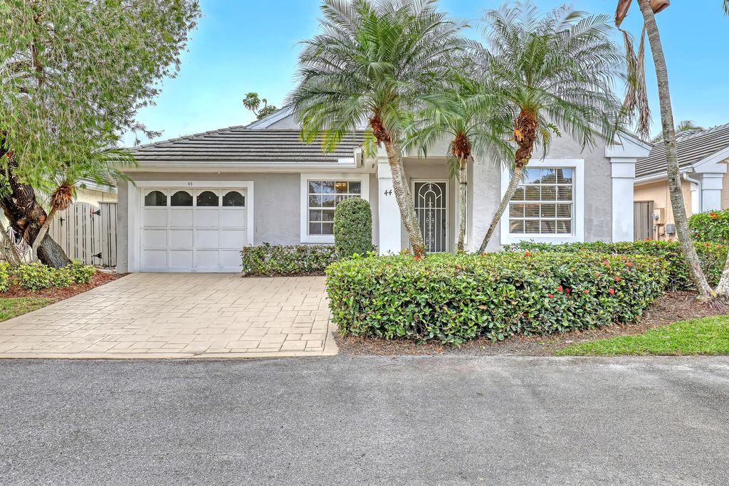 Photo of 44 Admirals Court, Palm Beach Gardens, FL 33418 (MLS # R10959559)