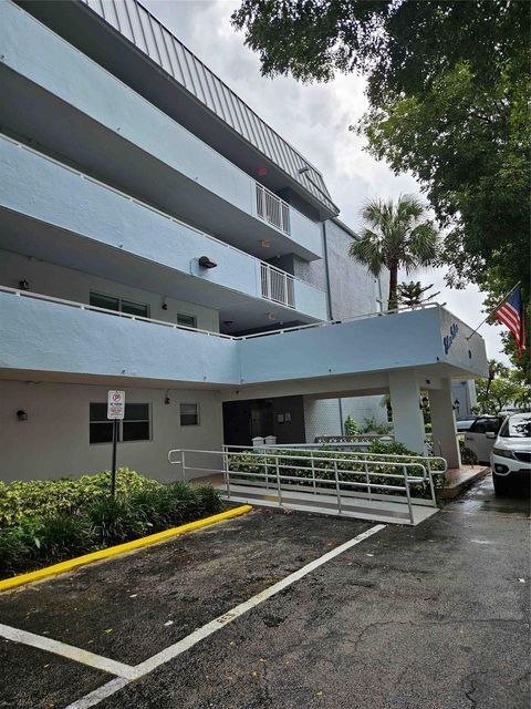 3600 NE 170th St 408 North Miami Beach FL 33160