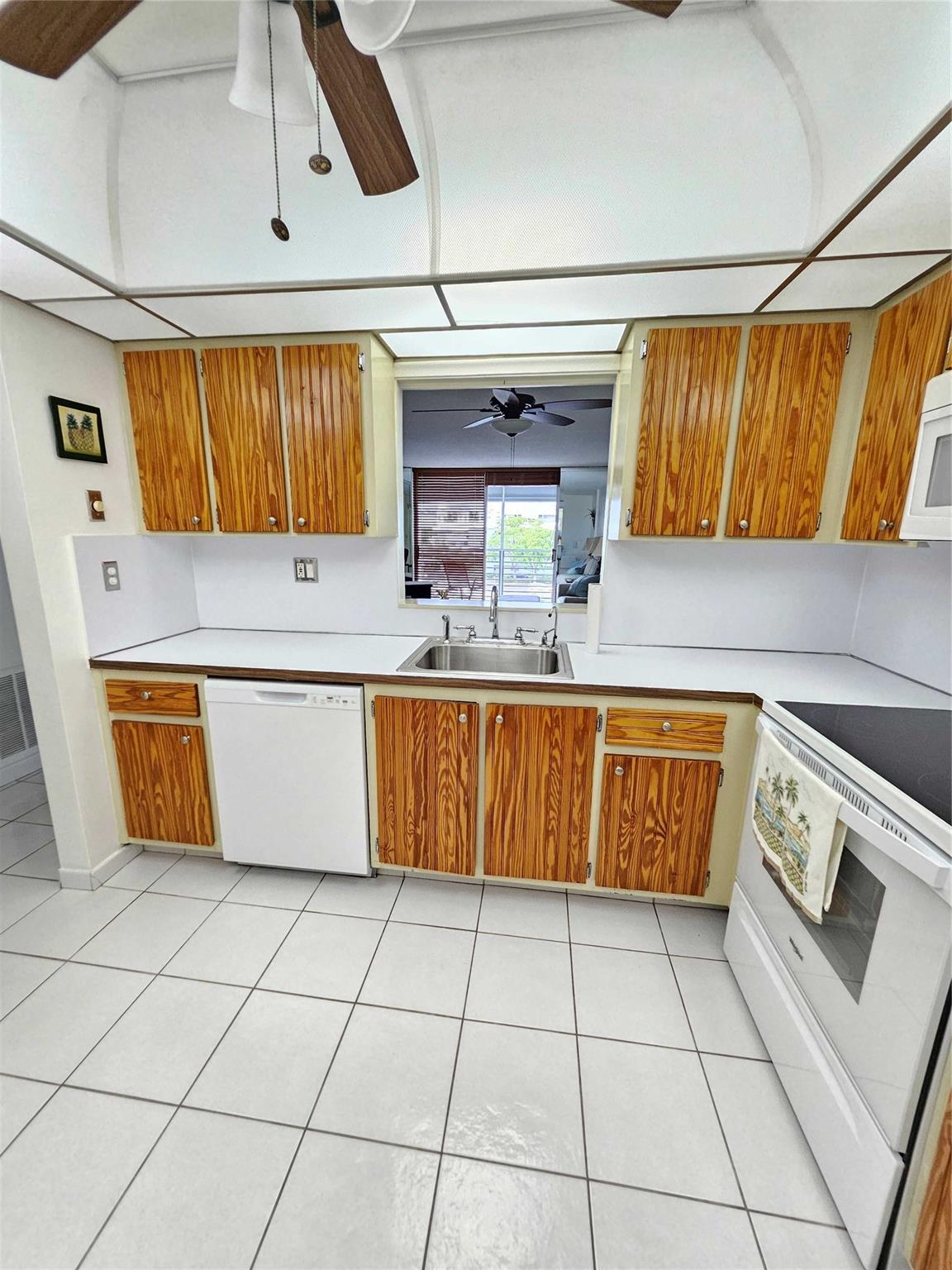 3600 NE 170th St 408