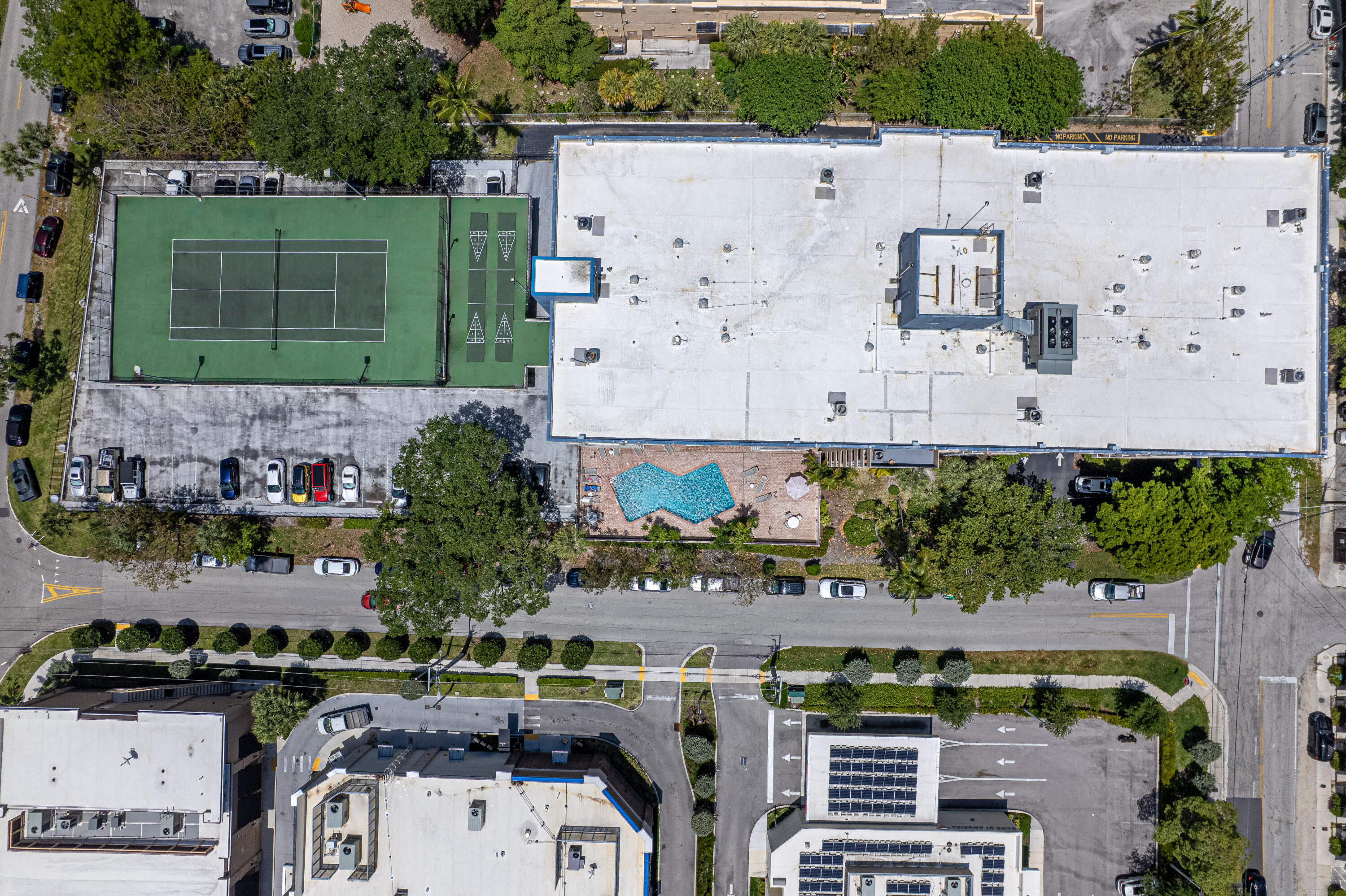 RUNAWAY BAY CONDO - Residential