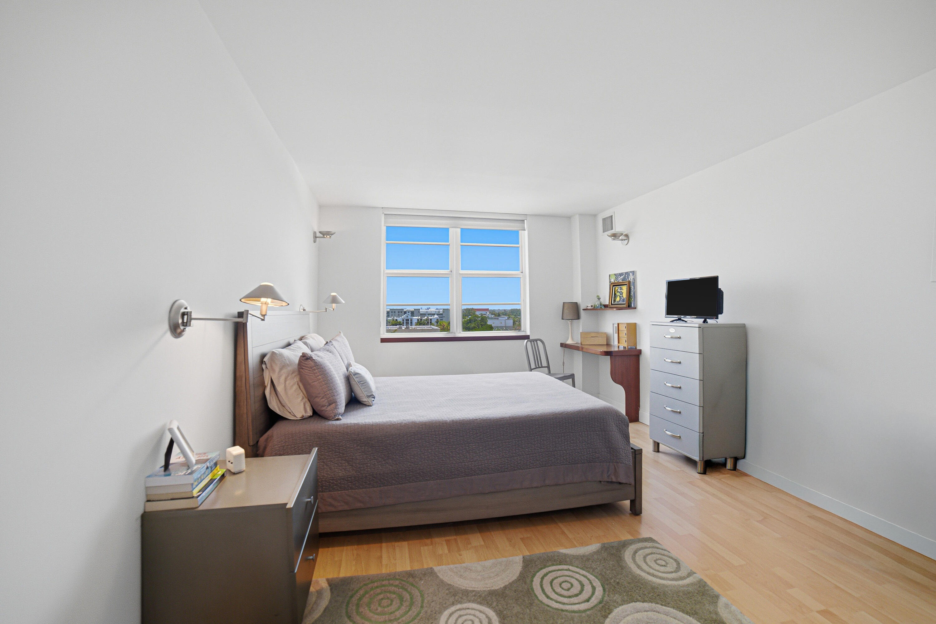 RUNAWAY BAY CONDO - Residential