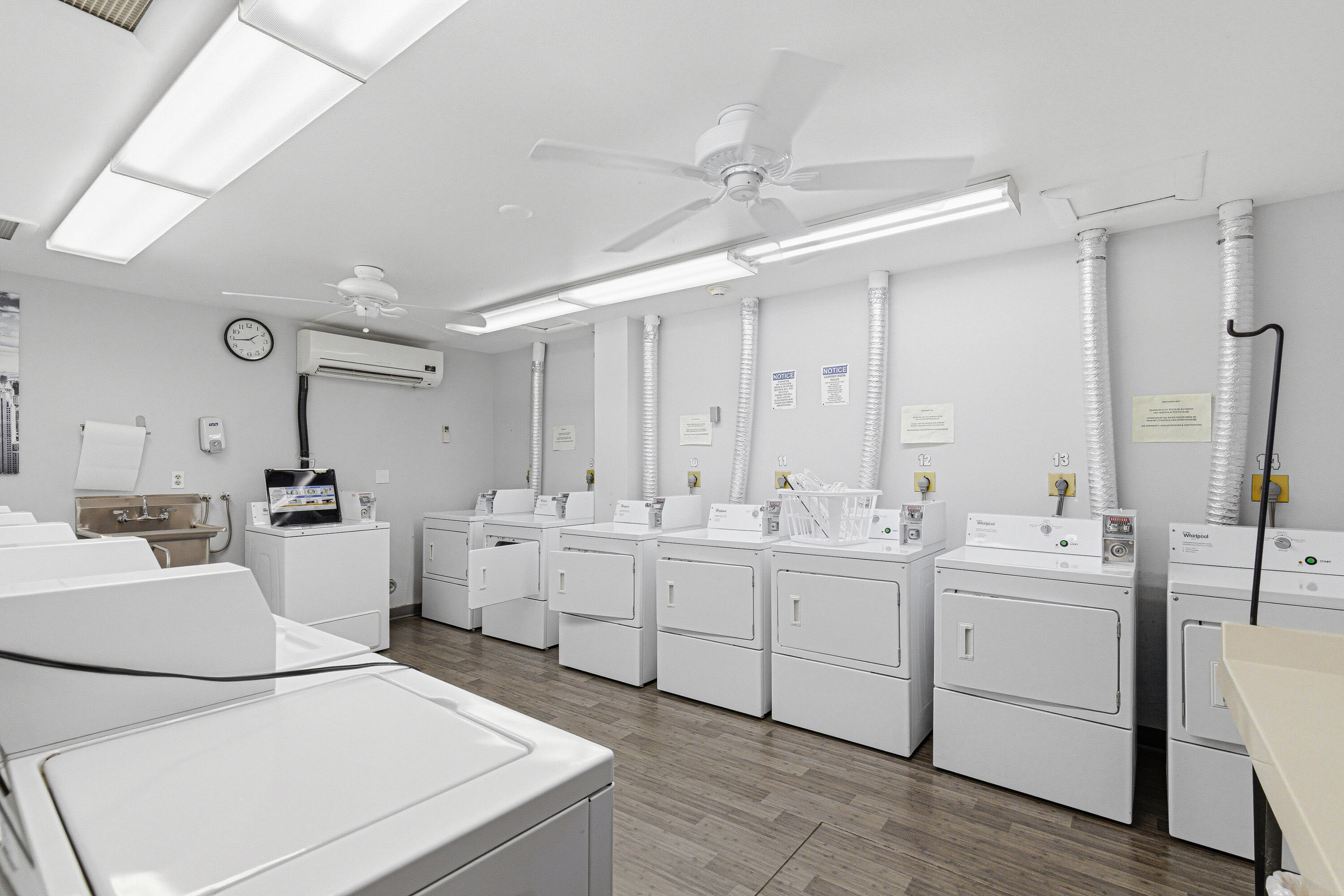 RUNAWAY BAY CONDO - Residential