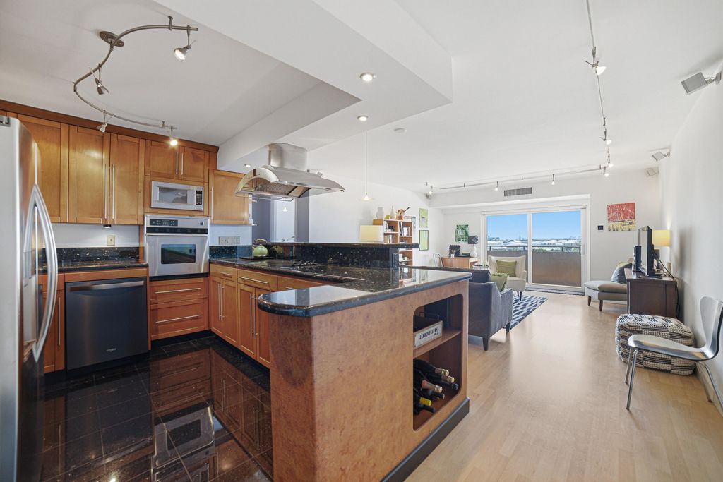 Photo of 1625 SE 10th Avenue #Unit 905, Fort Lauderdale, FL 33316 (MLS # B26021039)