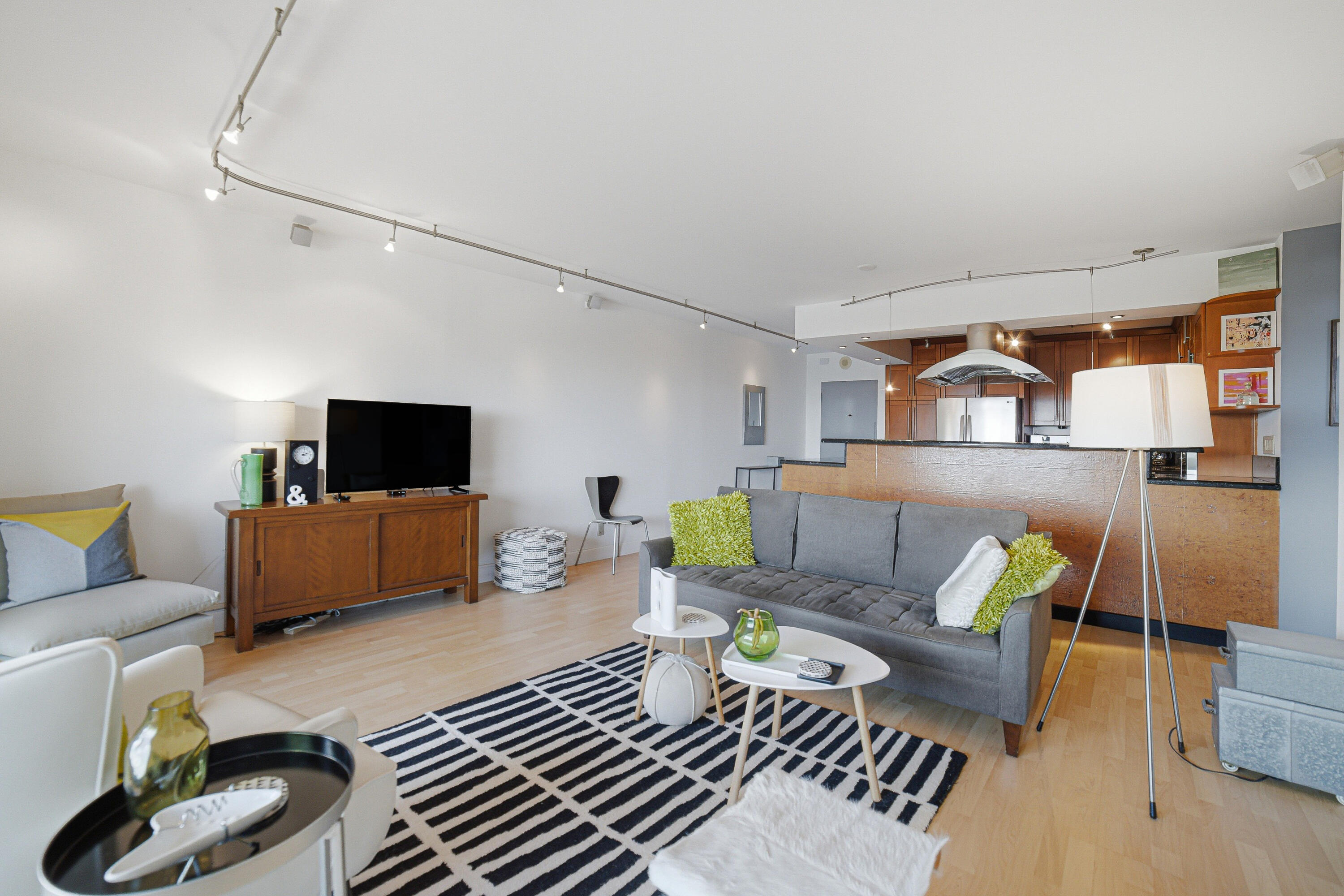 RUNAWAY BAY CONDO - Residential