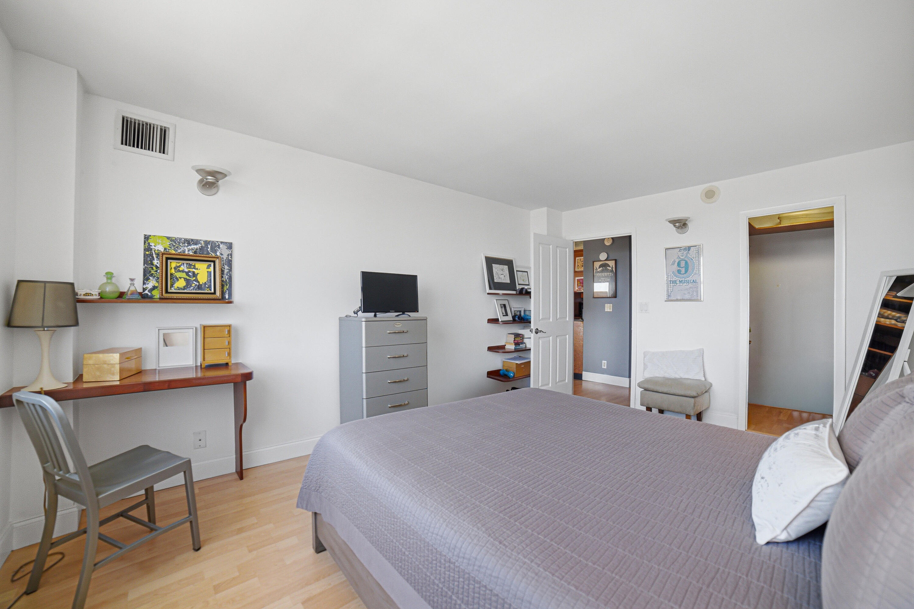 RUNAWAY BAY CONDO - Residential