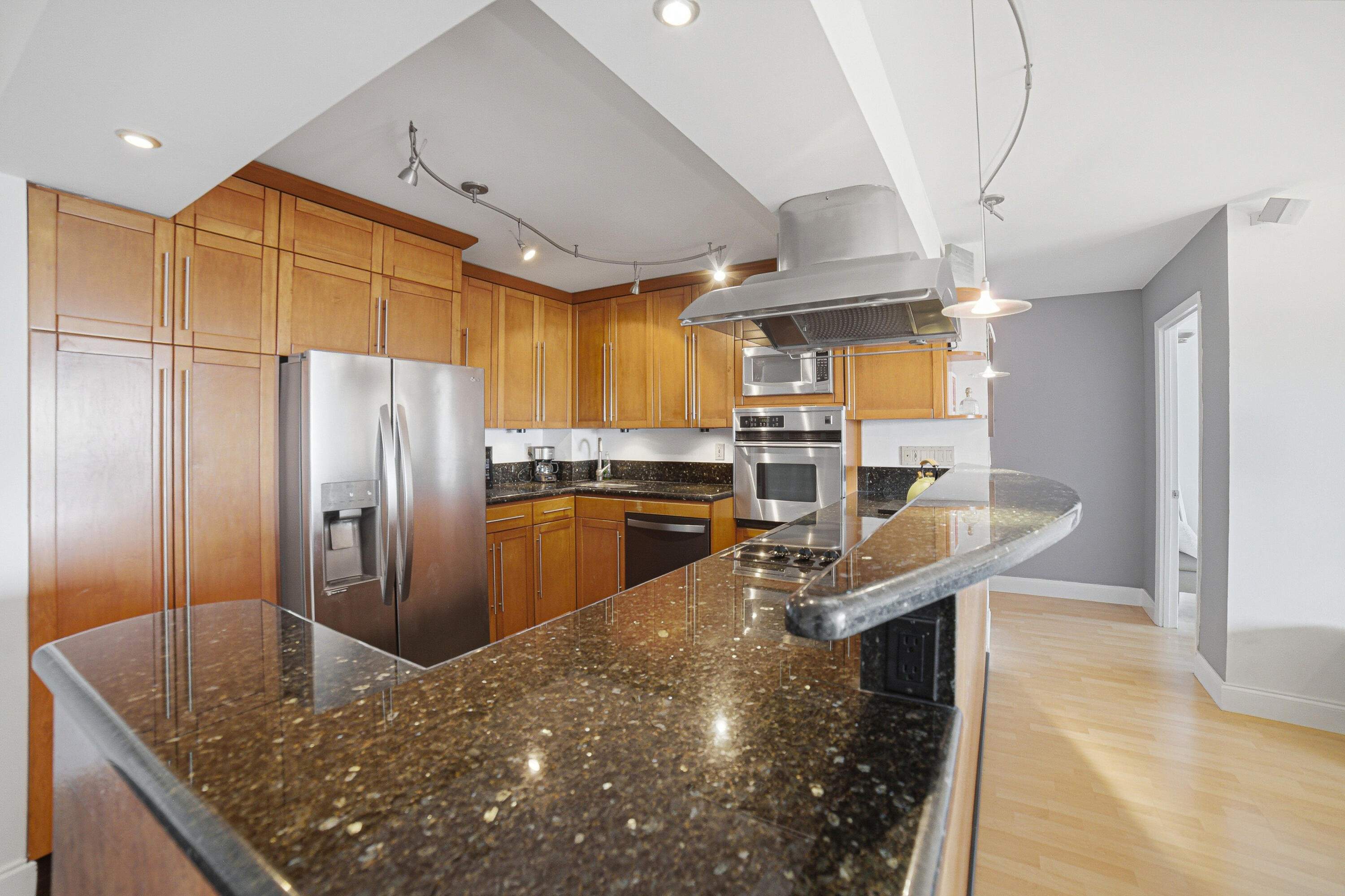 RUNAWAY BAY CONDO - Residential