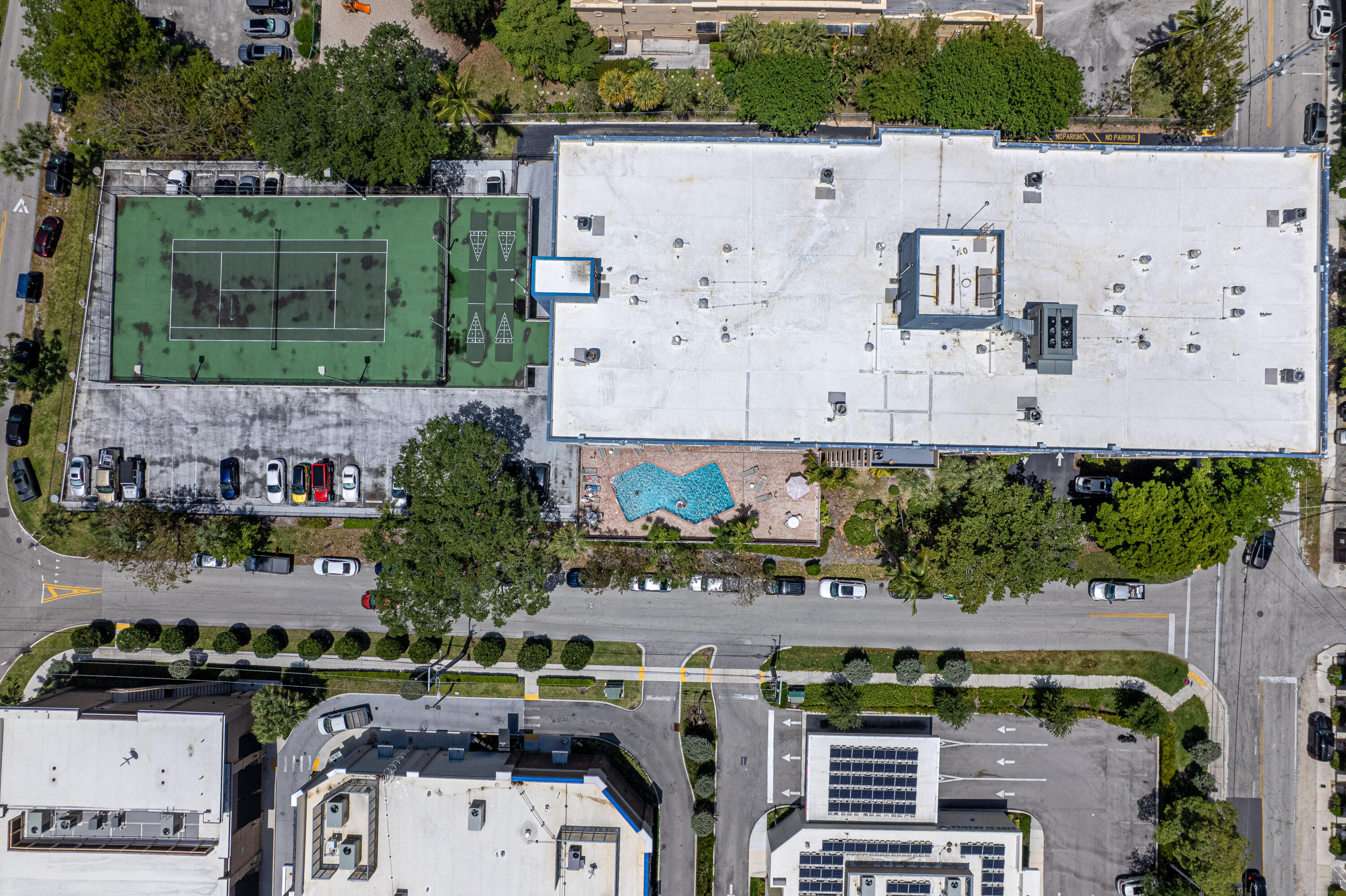 RUNAWAY BAY CONDO - Residential