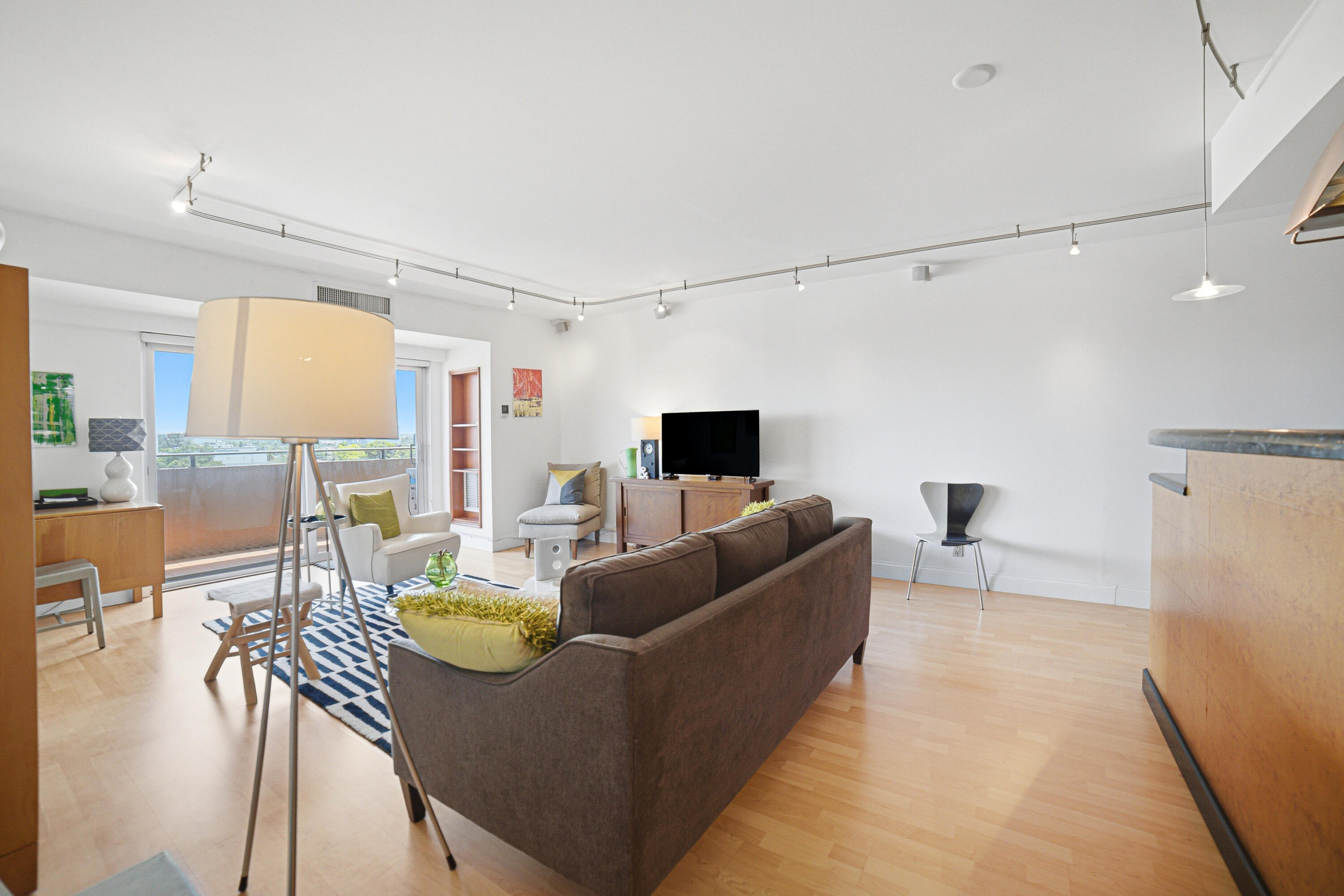 RUNAWAY BAY CONDO - Residential