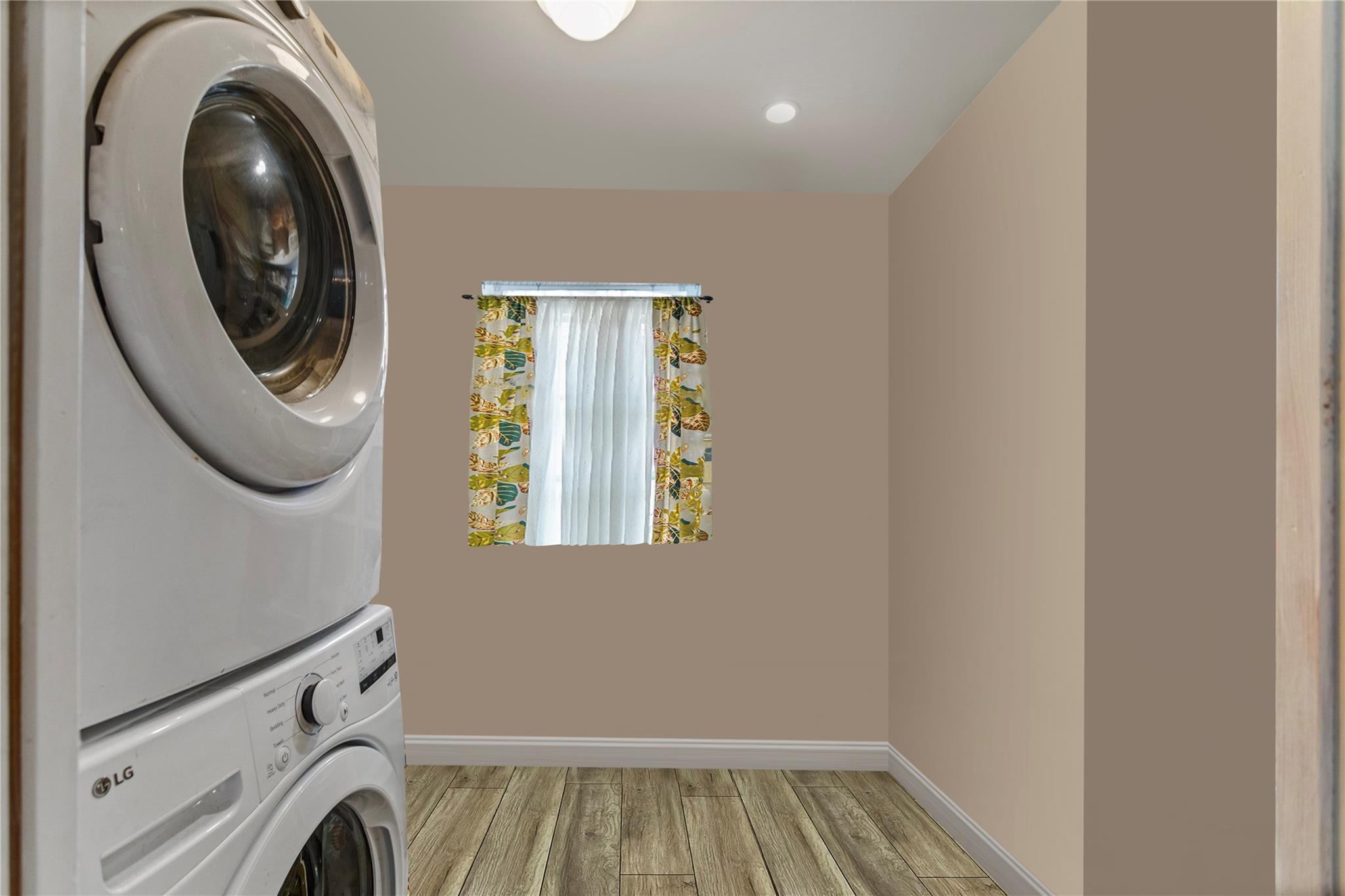 Lauderdale 2-9 D - Residential
