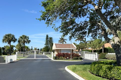 A home in Hutchinson Island