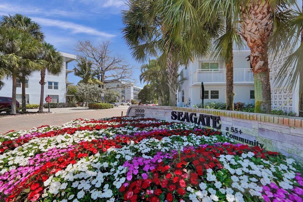 Photo of 2000 S Federal Highway, Boynton Beach, FL 33435 (MLS # R11131951)