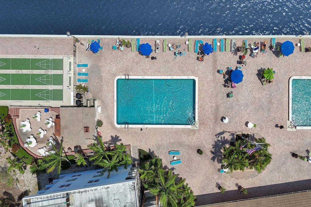 Photo of 2000 S Federal Highway, Boynton Beach, FL 33435 (MLS # R11131951)