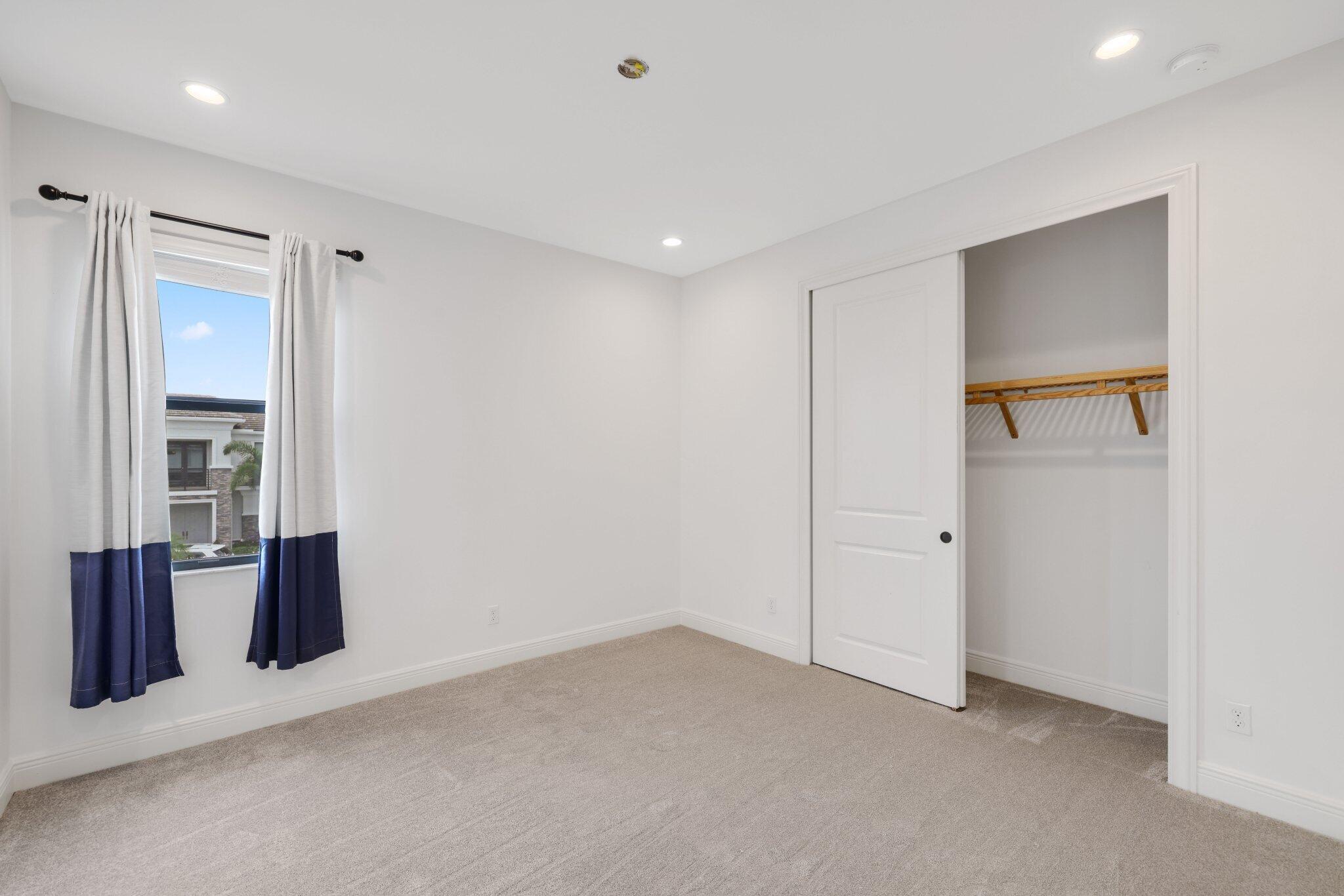 ROYAL PALM POLO - Residential