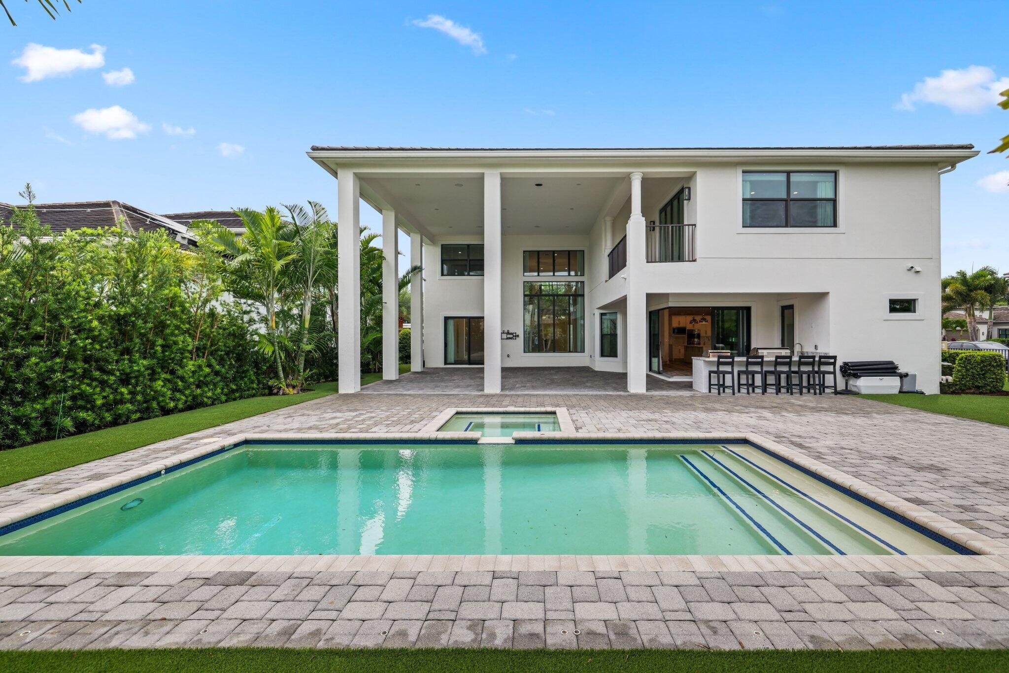 ROYAL PALM POLO - Residential