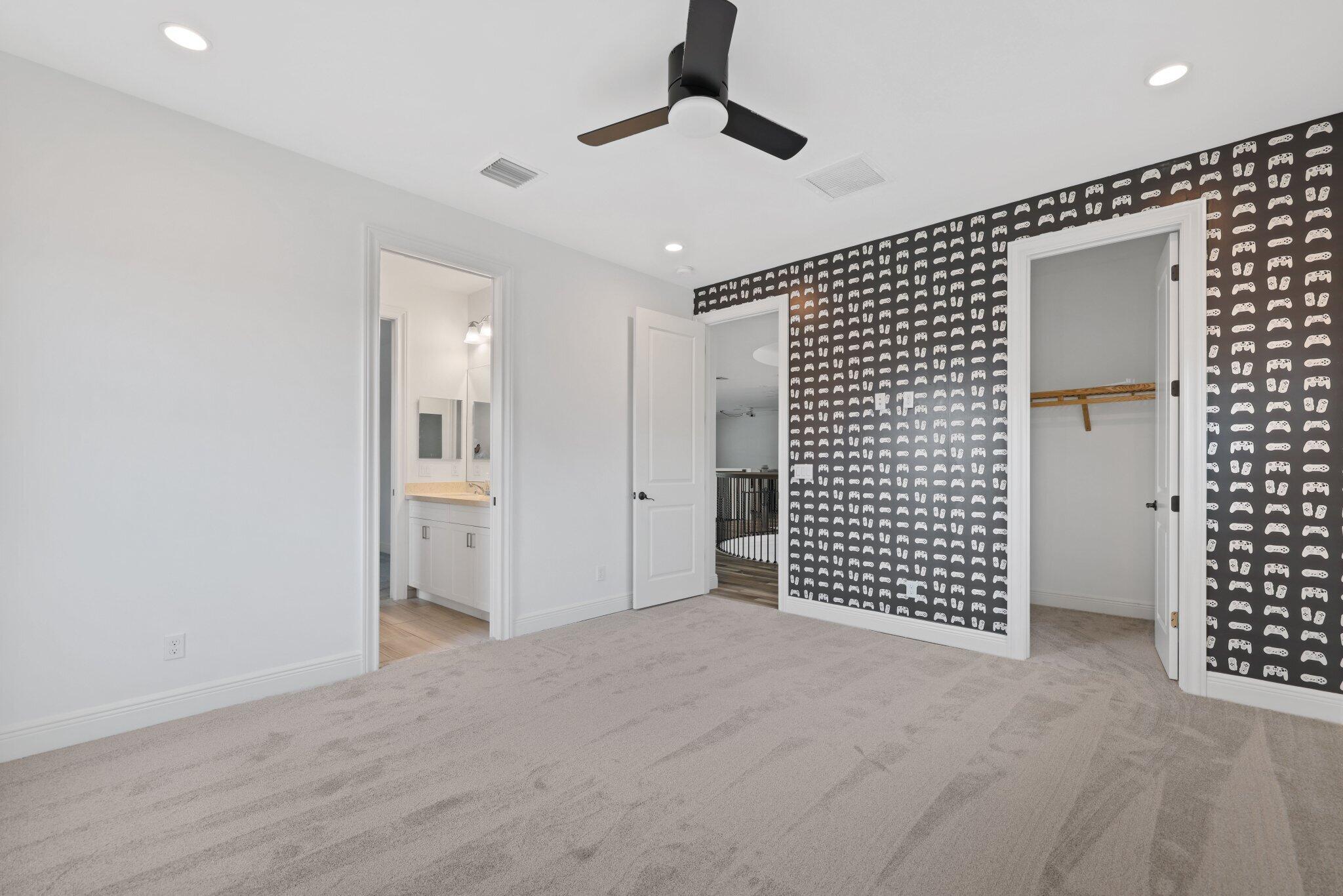 ROYAL PALM POLO - Residential