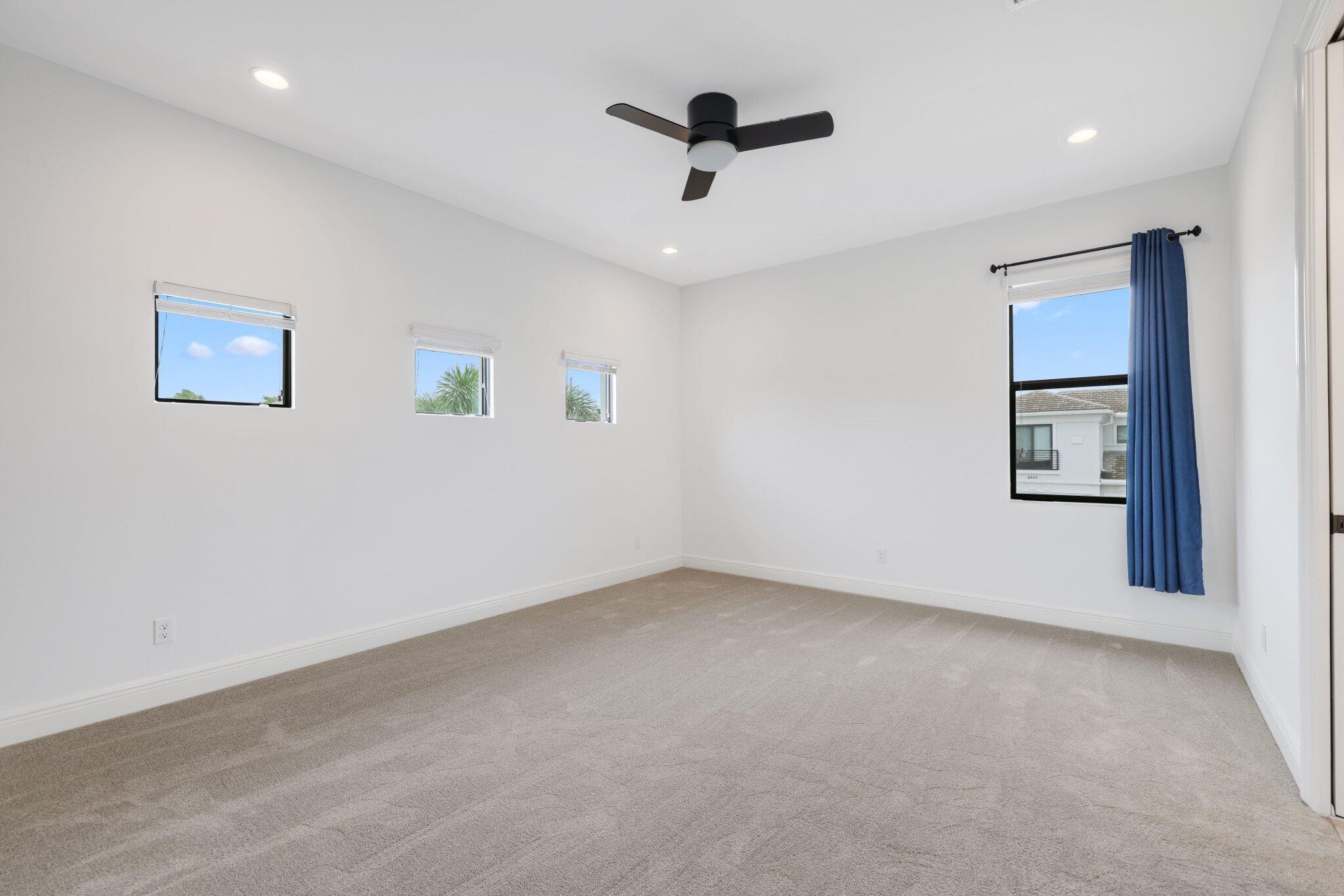 ROYAL PALM POLO - Residential