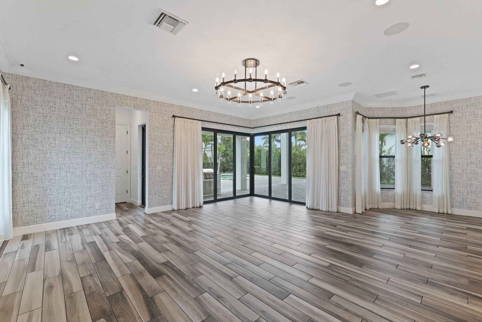 ROYAL PALM POLO - Residential