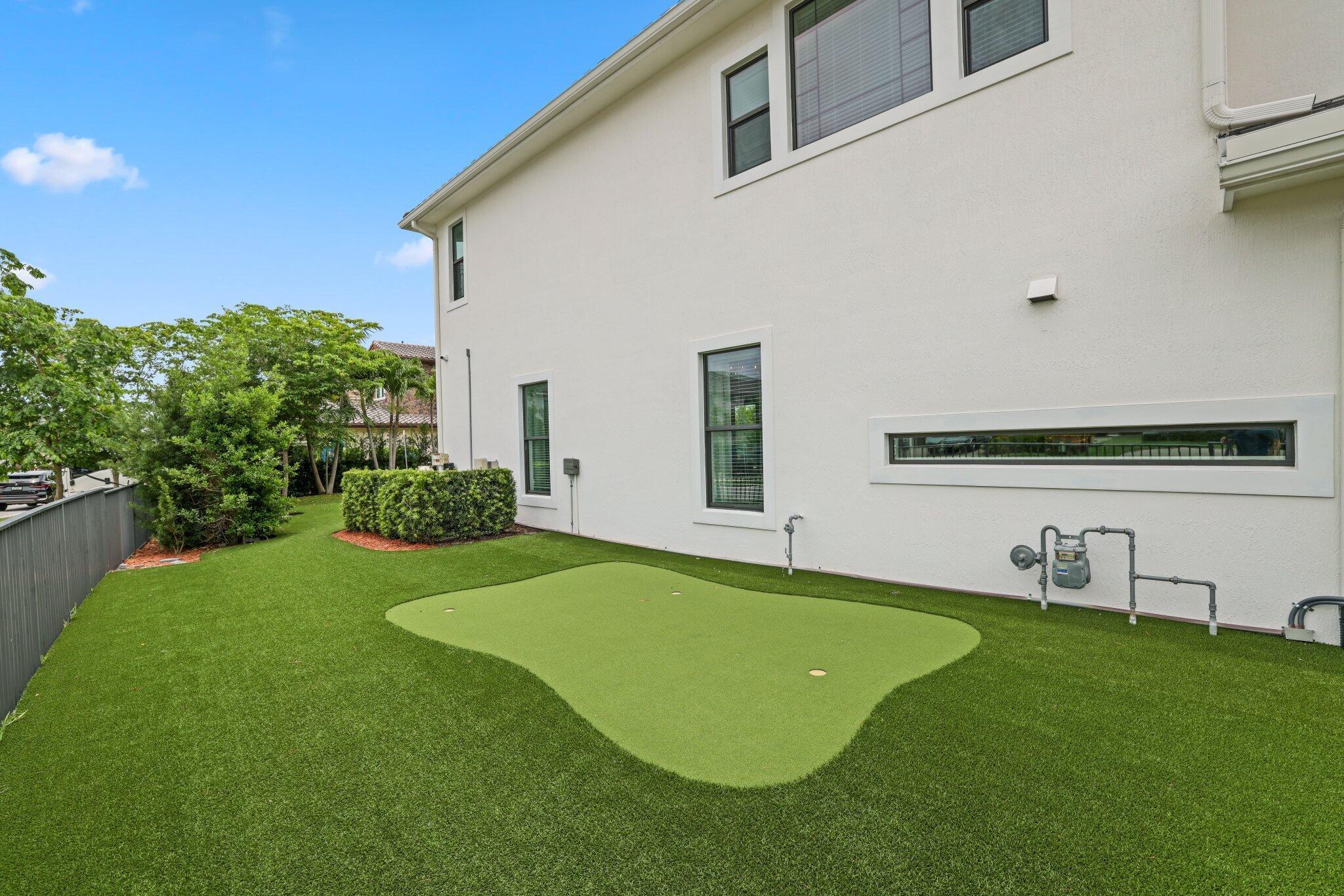 ROYAL PALM POLO - Residential