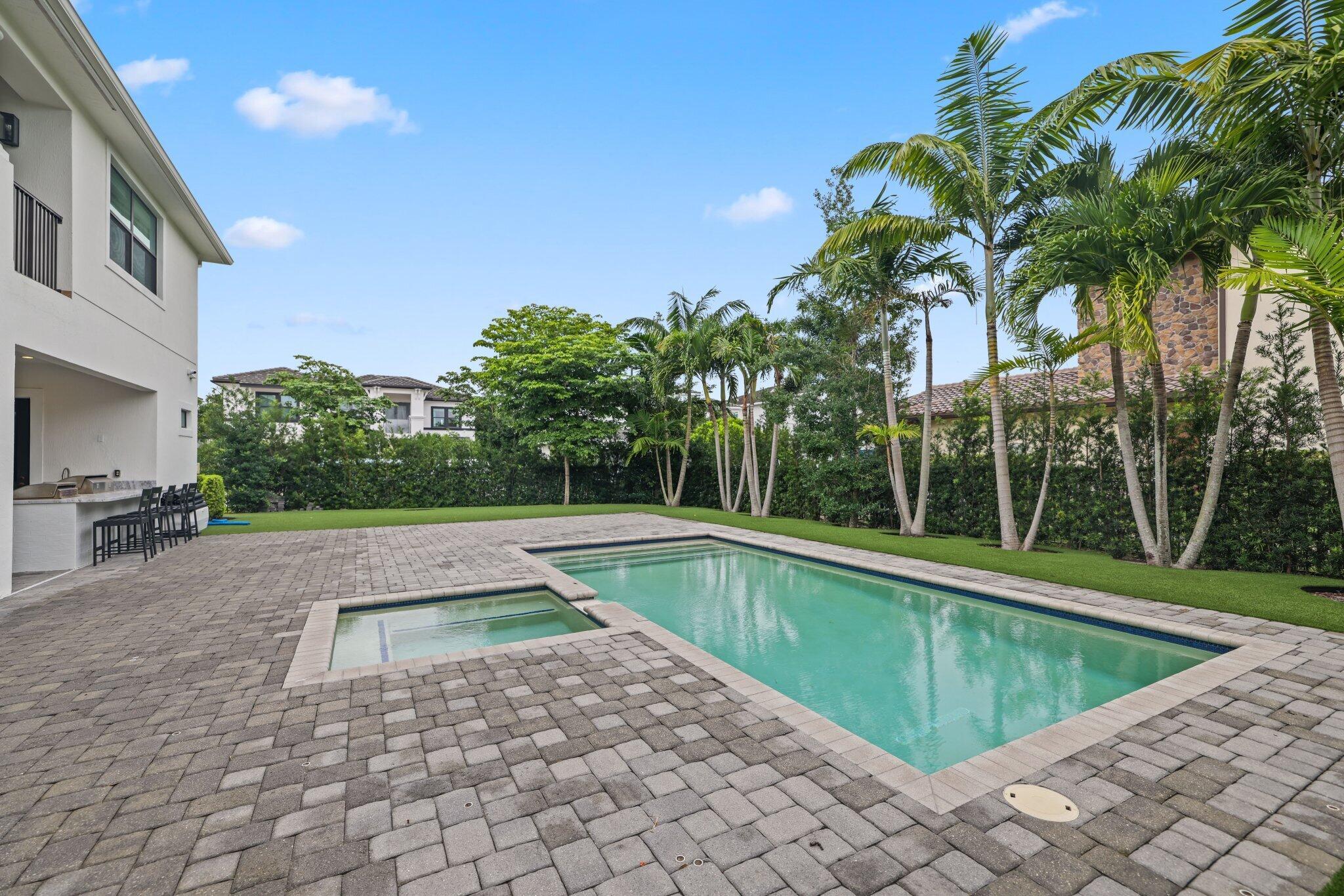 ROYAL PALM POLO - Residential