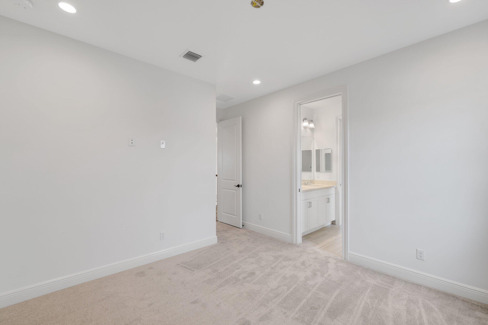 ROYAL PALM POLO - Residential