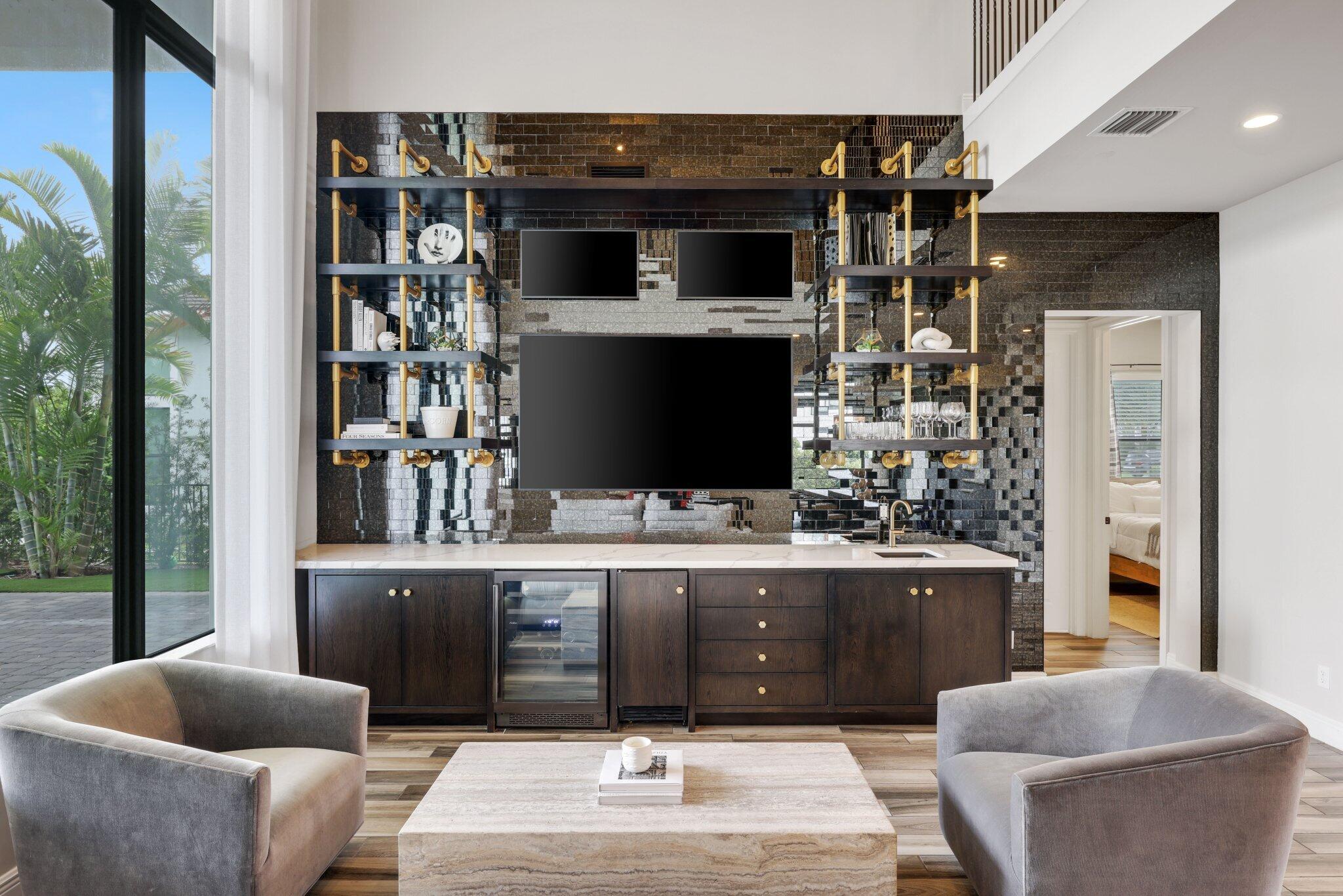 ROYAL PALM POLO - Residential