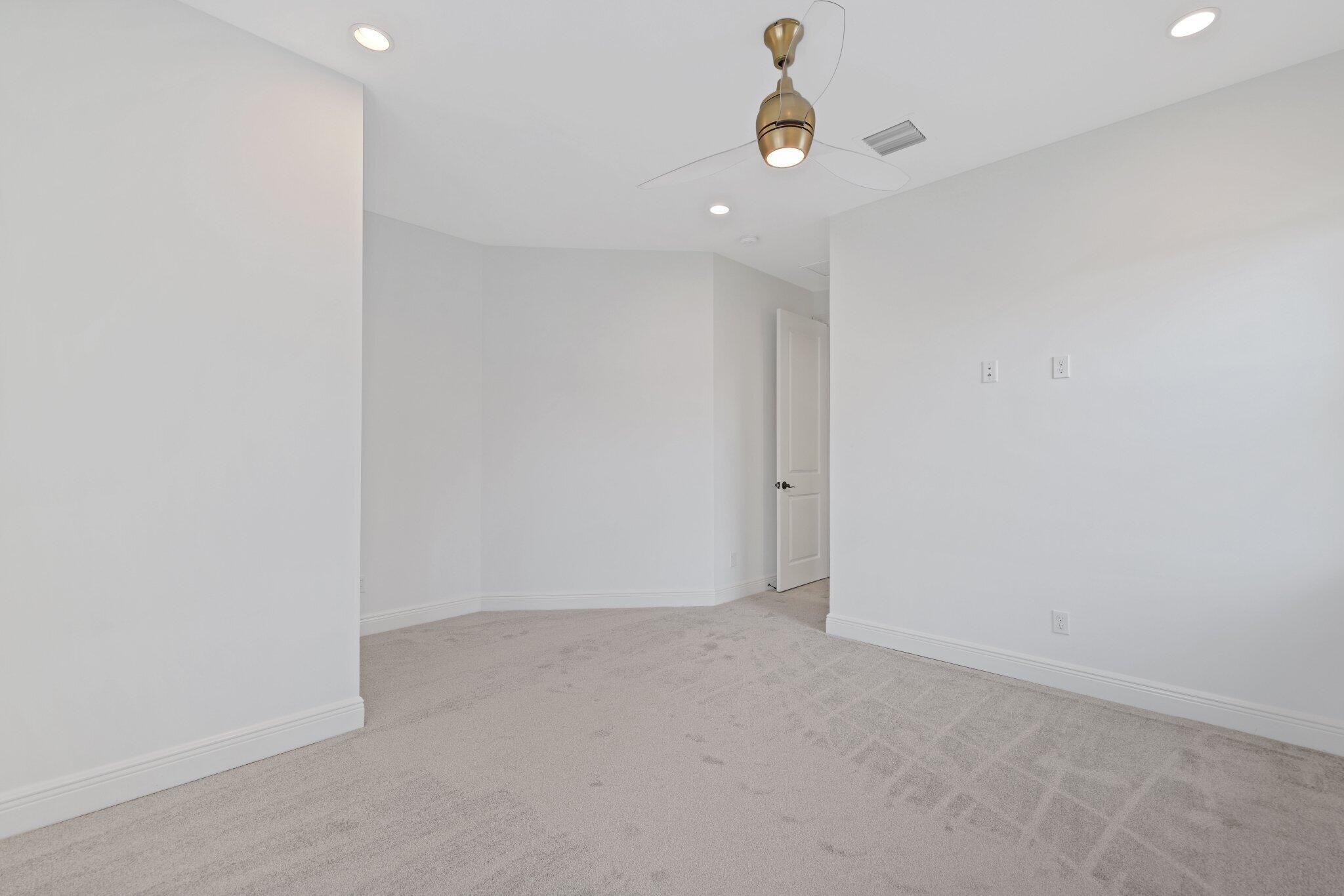 ROYAL PALM POLO - Residential