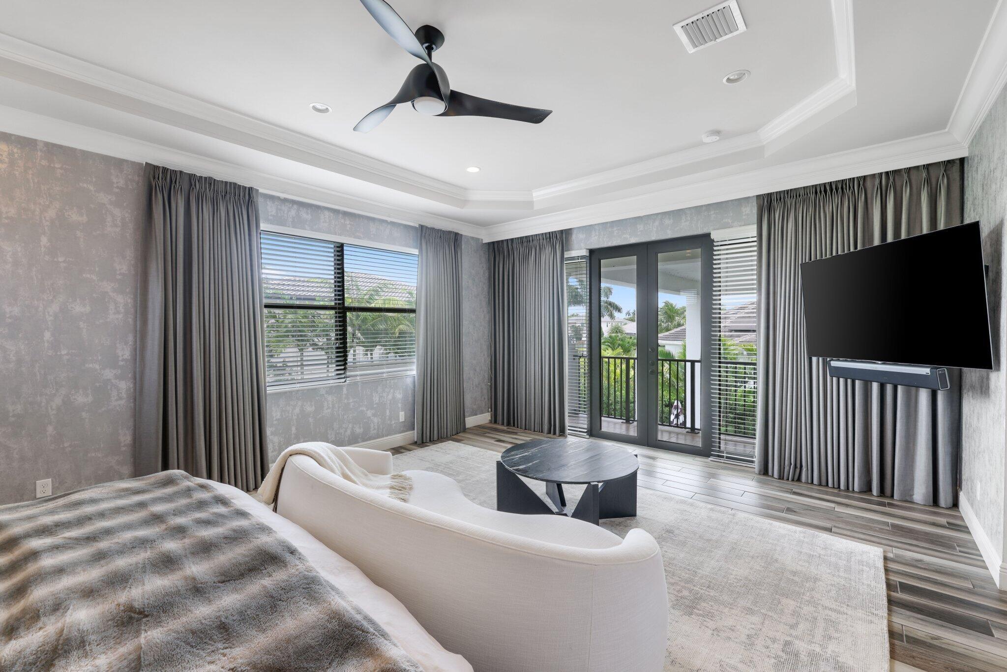 ROYAL PALM POLO - Residential