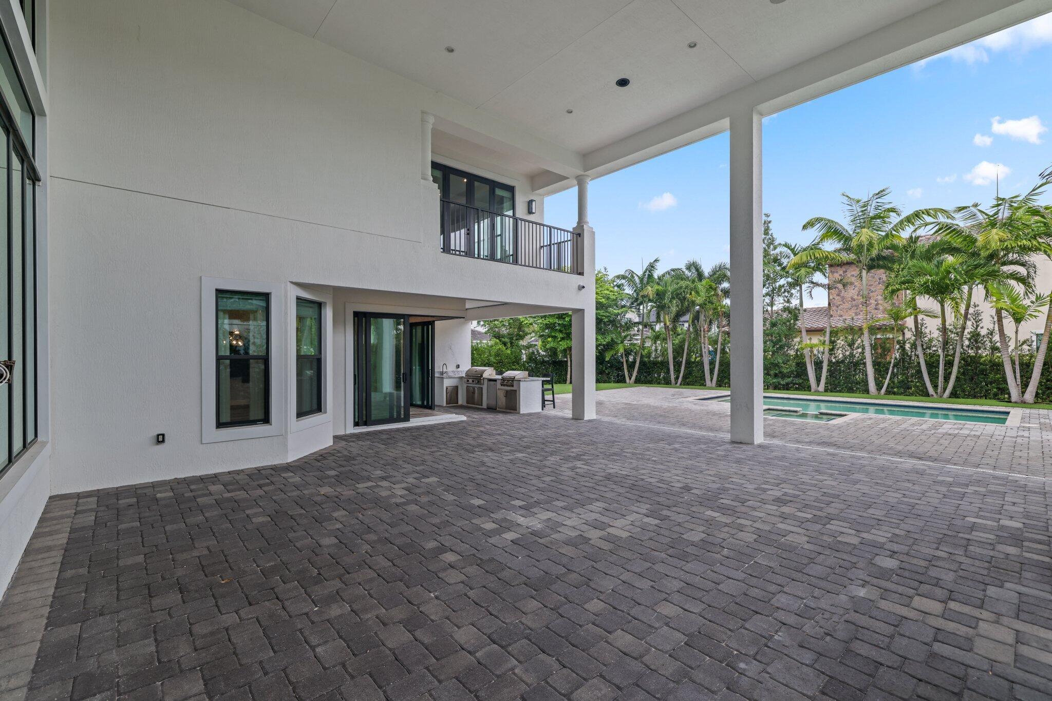 ROYAL PALM POLO - Residential