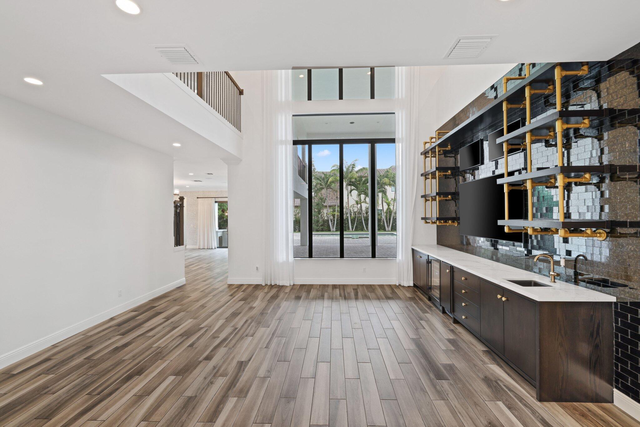 ROYAL PALM POLO - Residential