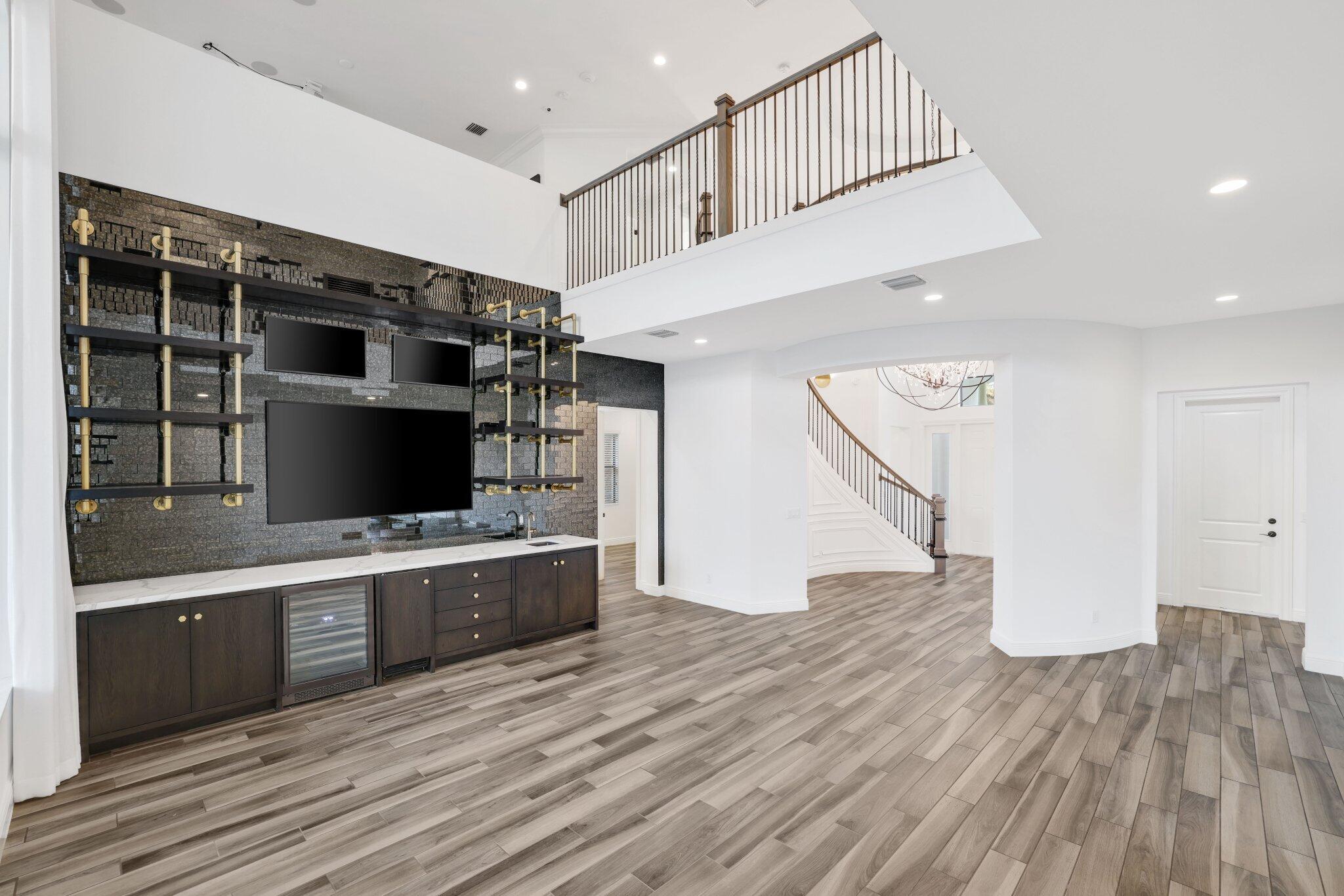 ROYAL PALM POLO - Residential