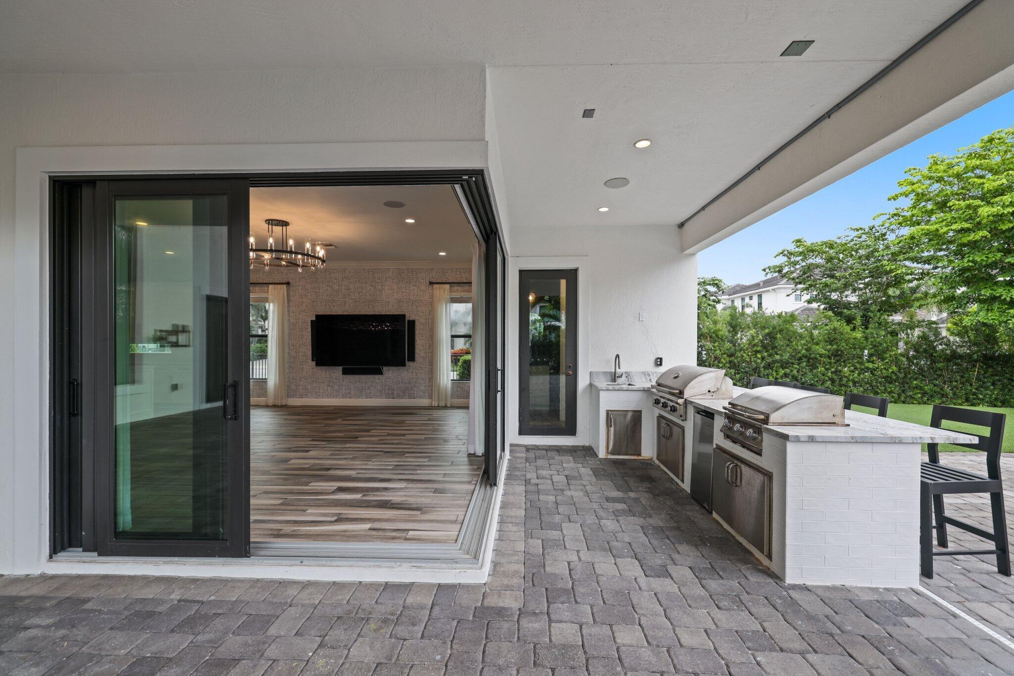 ROYAL PALM POLO - Residential