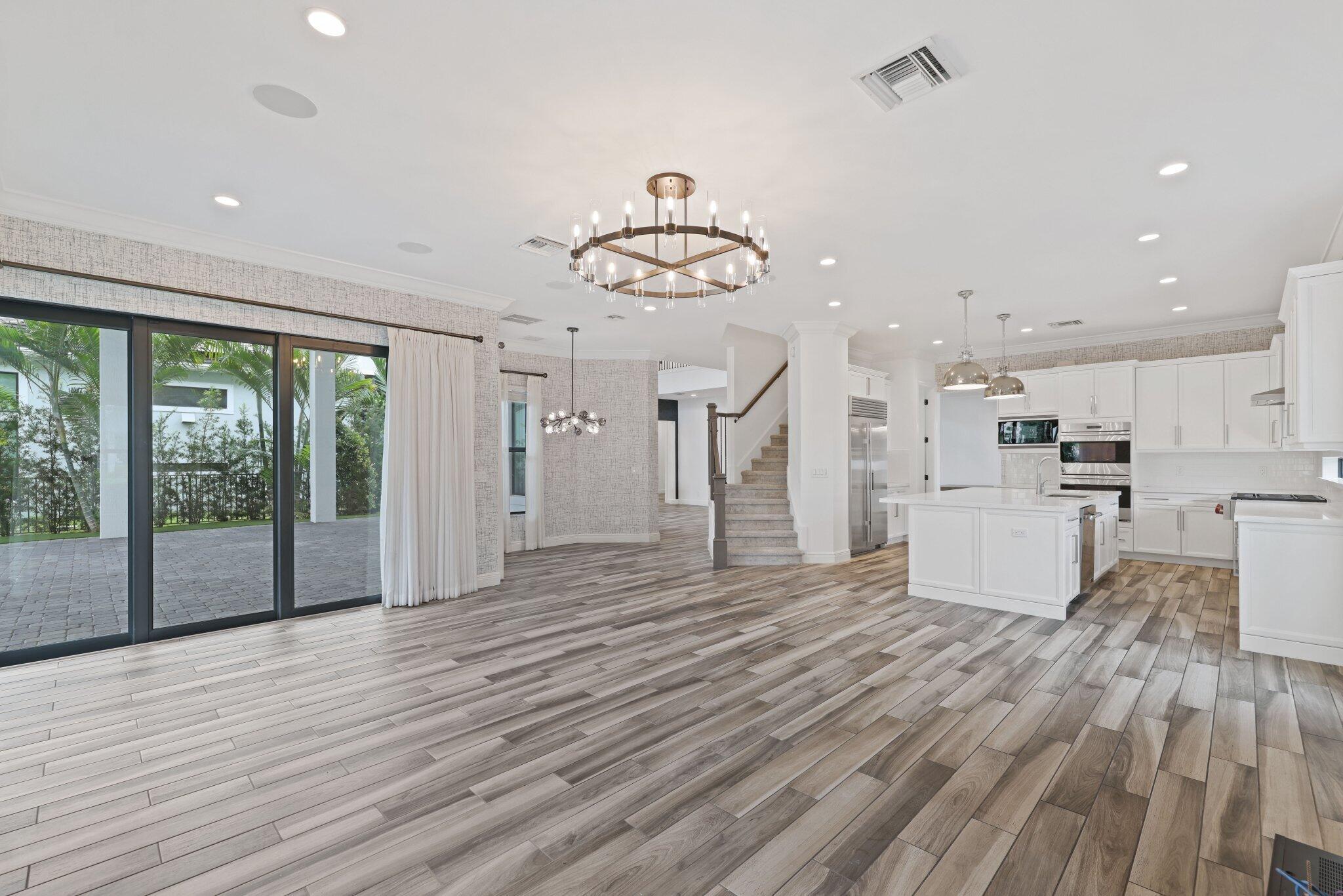 ROYAL PALM POLO - Residential