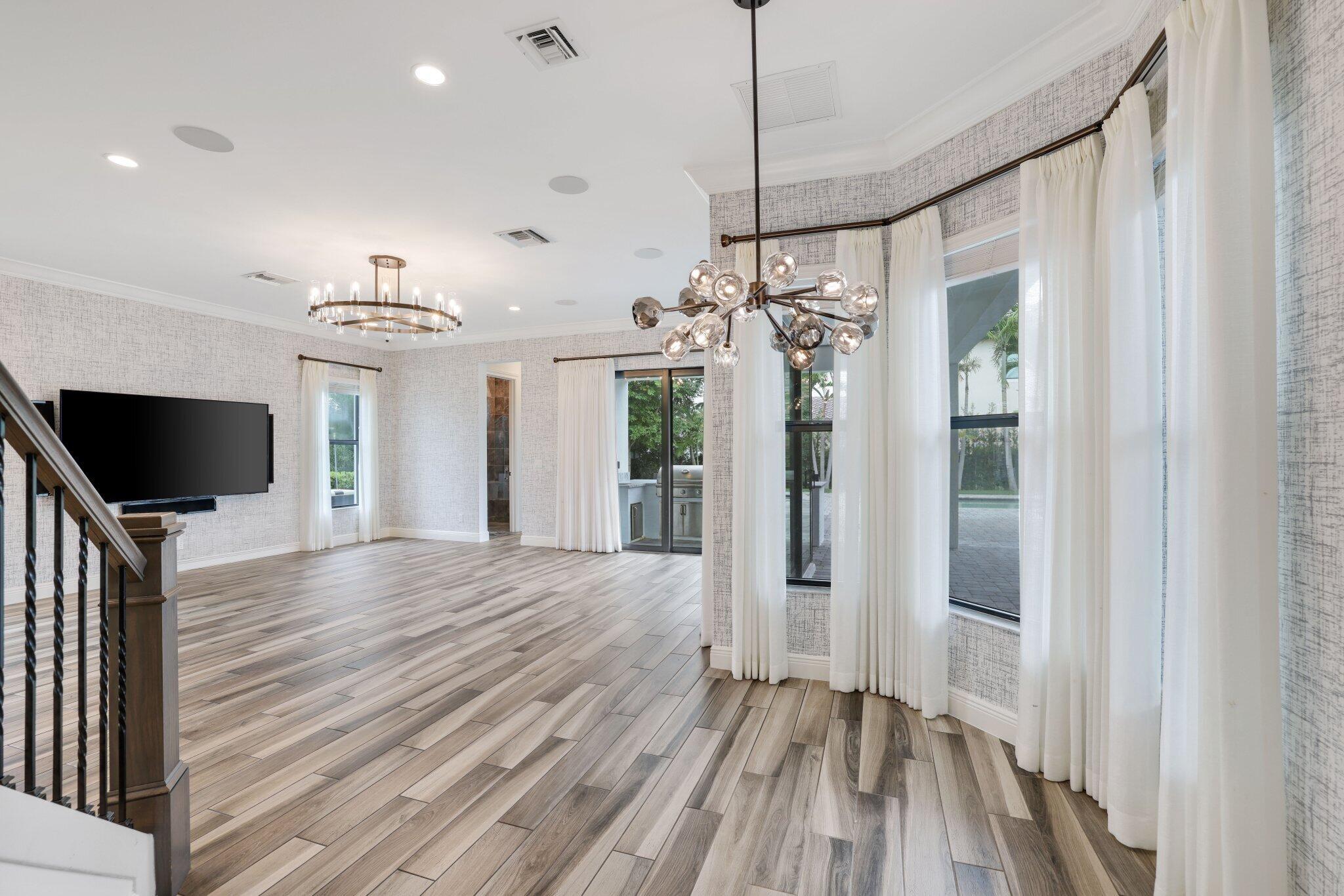 ROYAL PALM POLO - Residential