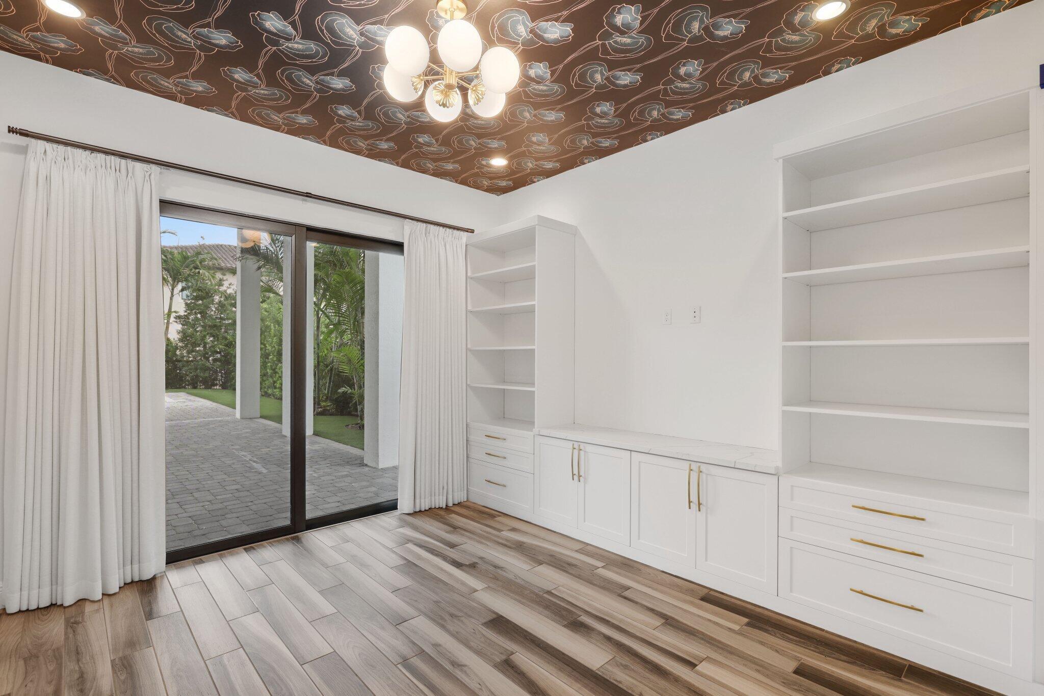 ROYAL PALM POLO - Residential