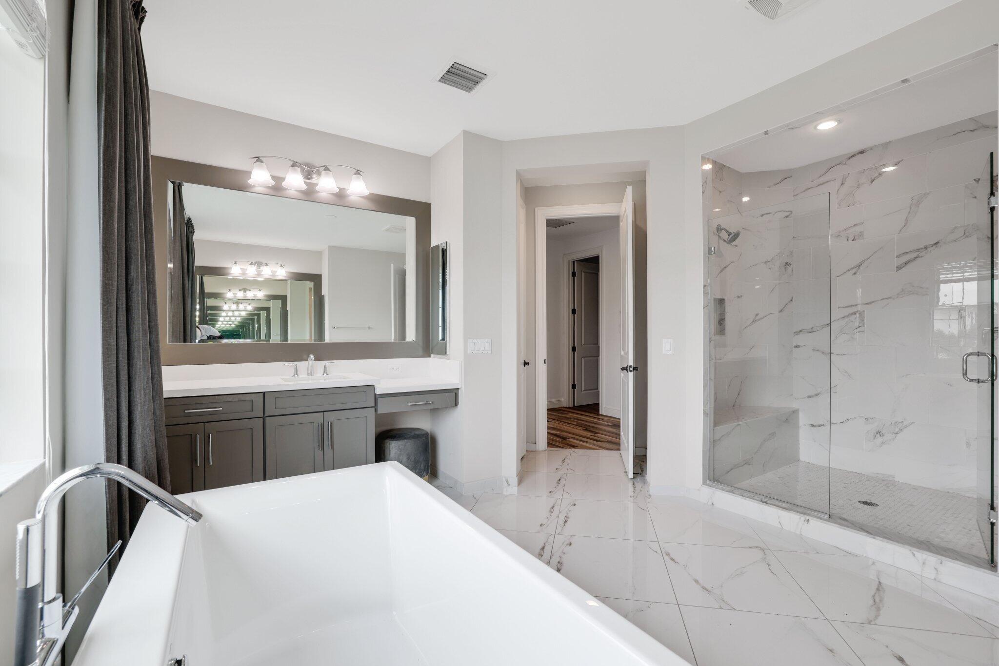 ROYAL PALM POLO - Residential