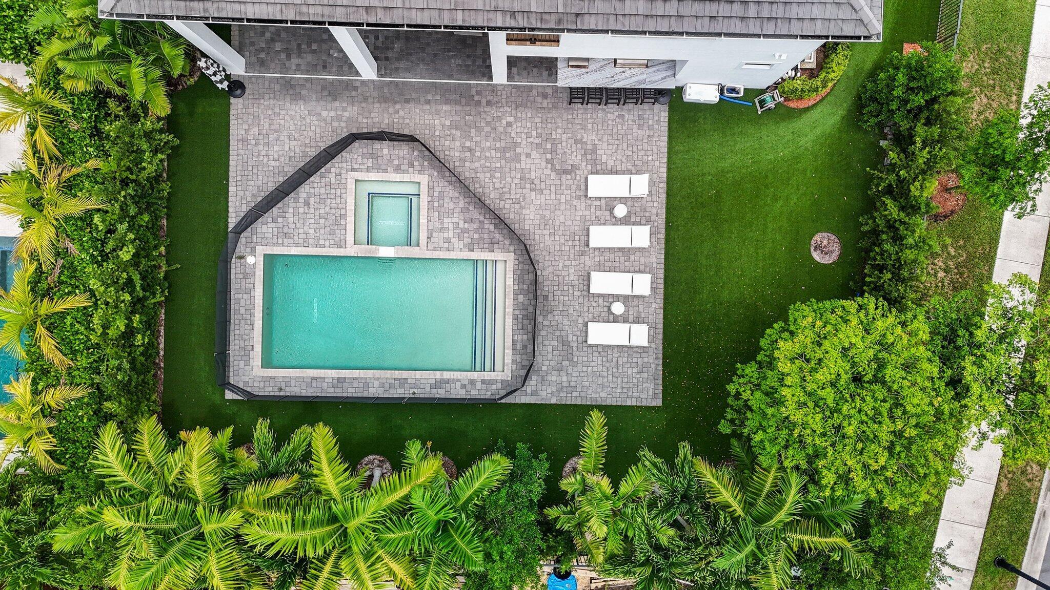 ROYAL PALM POLO - Residential